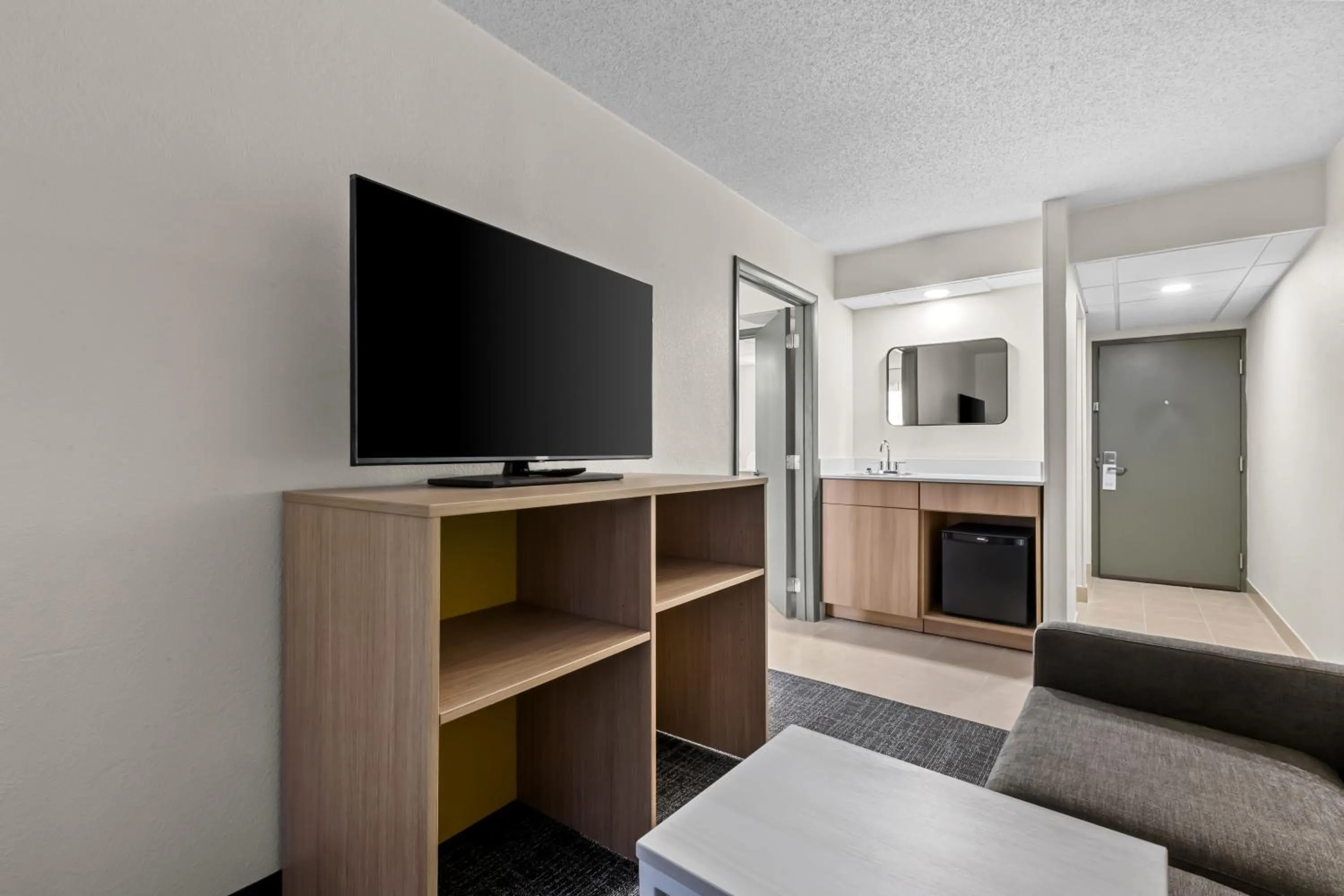 Seating area in Spark By Hilton Bensalem Philadelphia