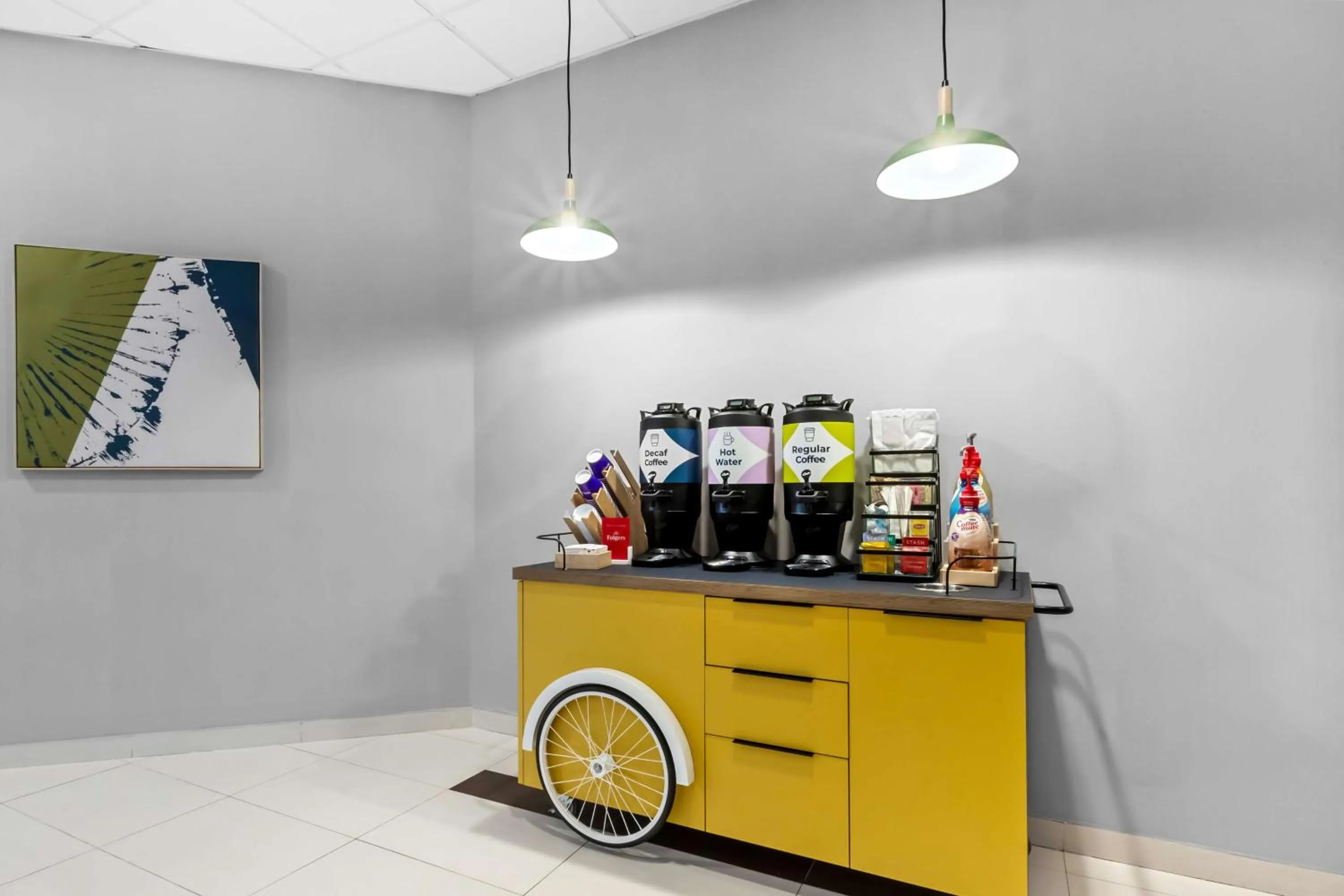 Dining area in Spark By Hilton Bensalem Philadelphia