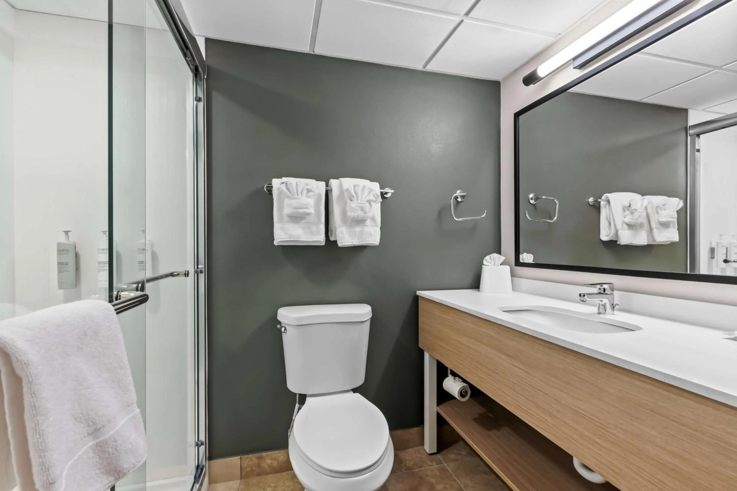 Bathroom in Spark By Hilton Bensalem Philadelphia