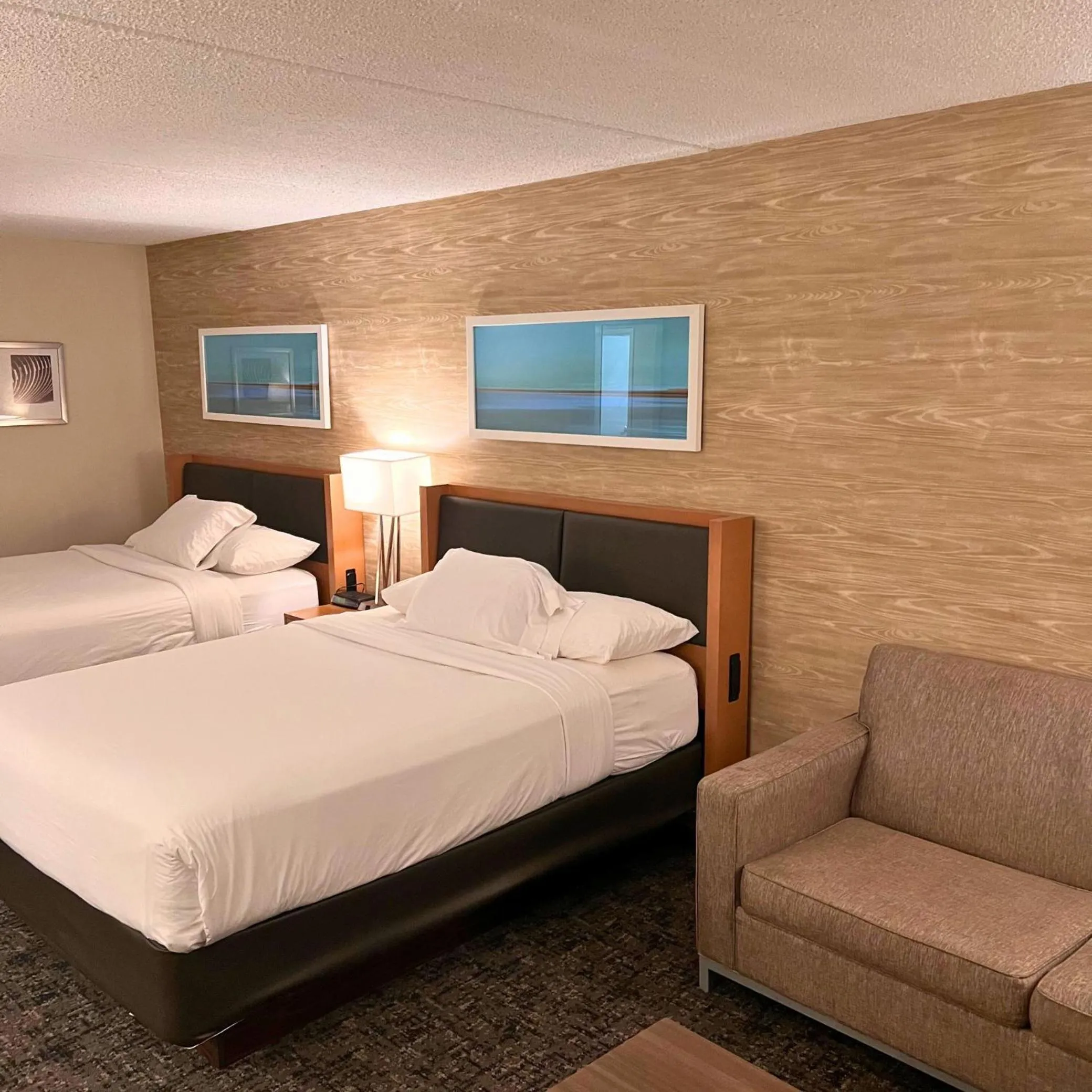 Guests, Bed in enVision Hotel & Conference Center Mansfield-Foxboro