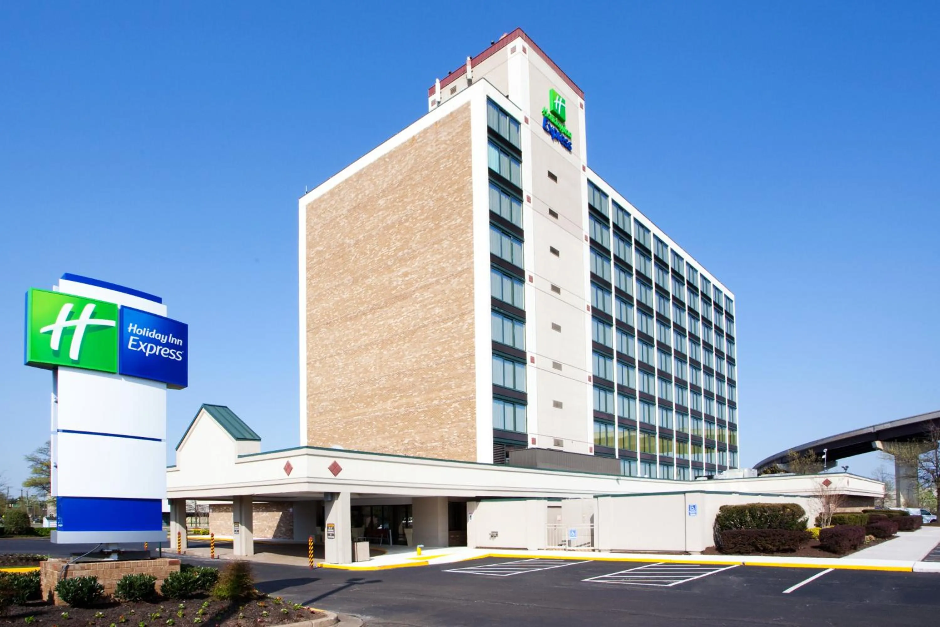 Property building in Holiday Inn Express Washington DC SW - Springfield by IHG