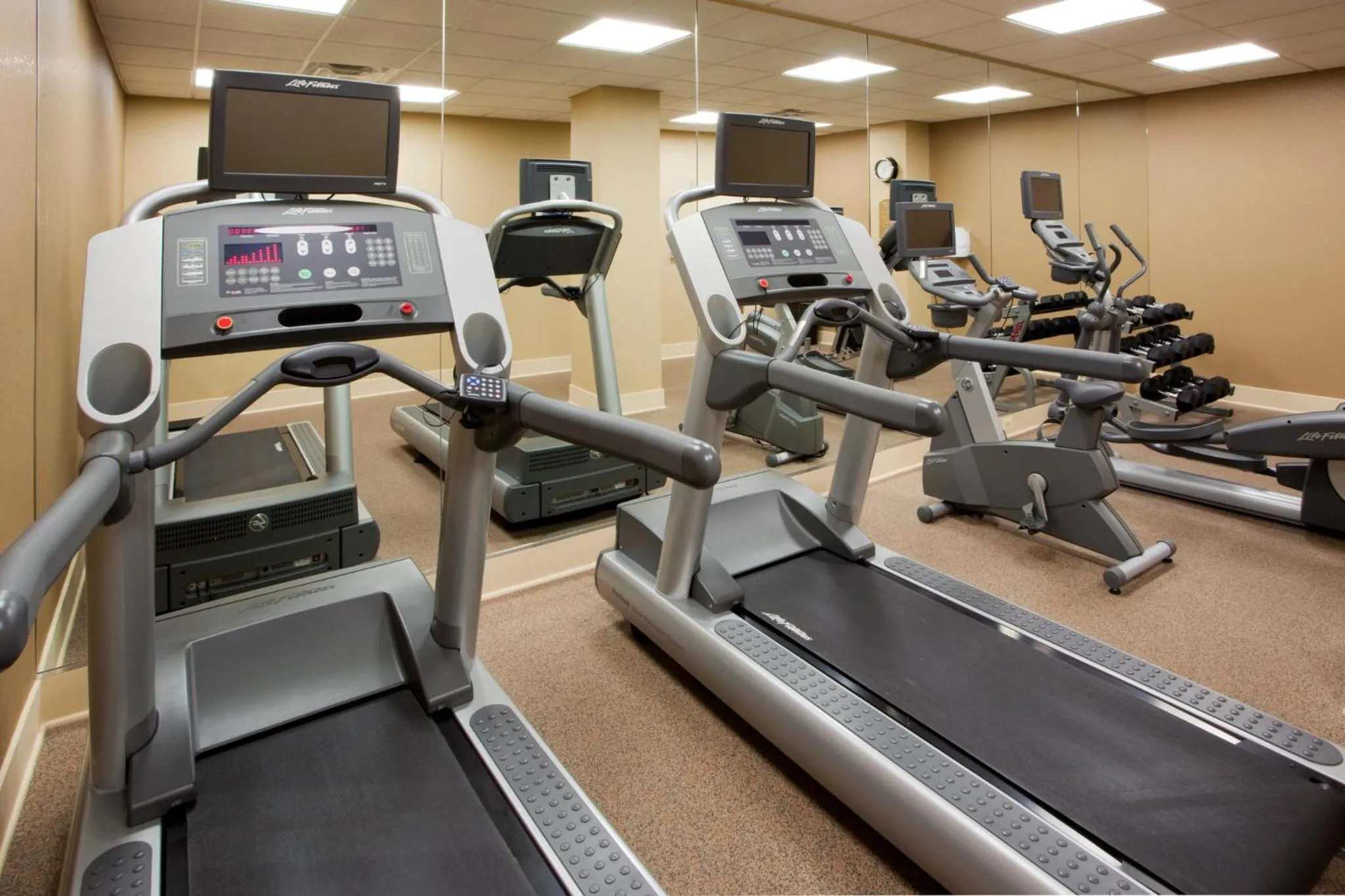 Fitness centre/facilities in Holiday Inn Express Washington DC SW - Springfield by IHG