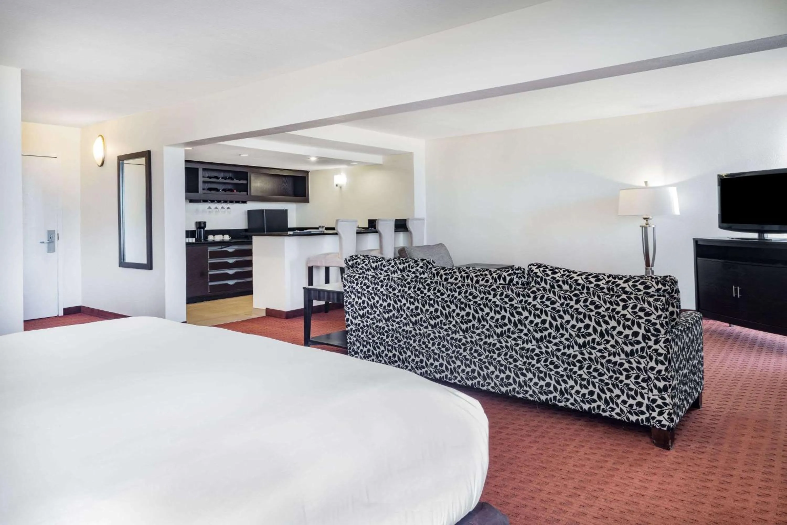 Photo of the whole room, Bed in Wyndham Sacramento