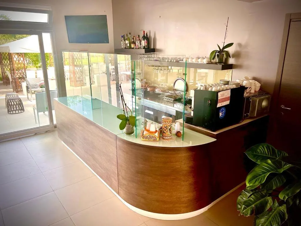 Restaurant/places to eat in Villa Giadel