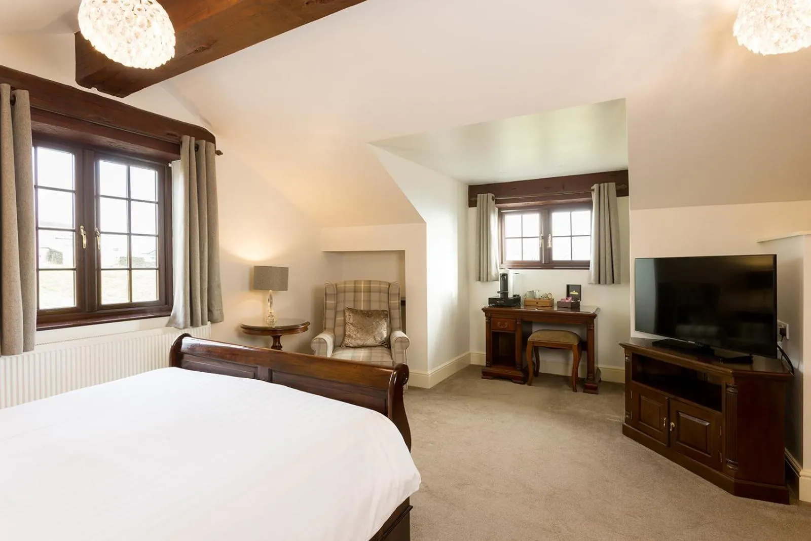 Bed in Pack Horse Inn - New Mills