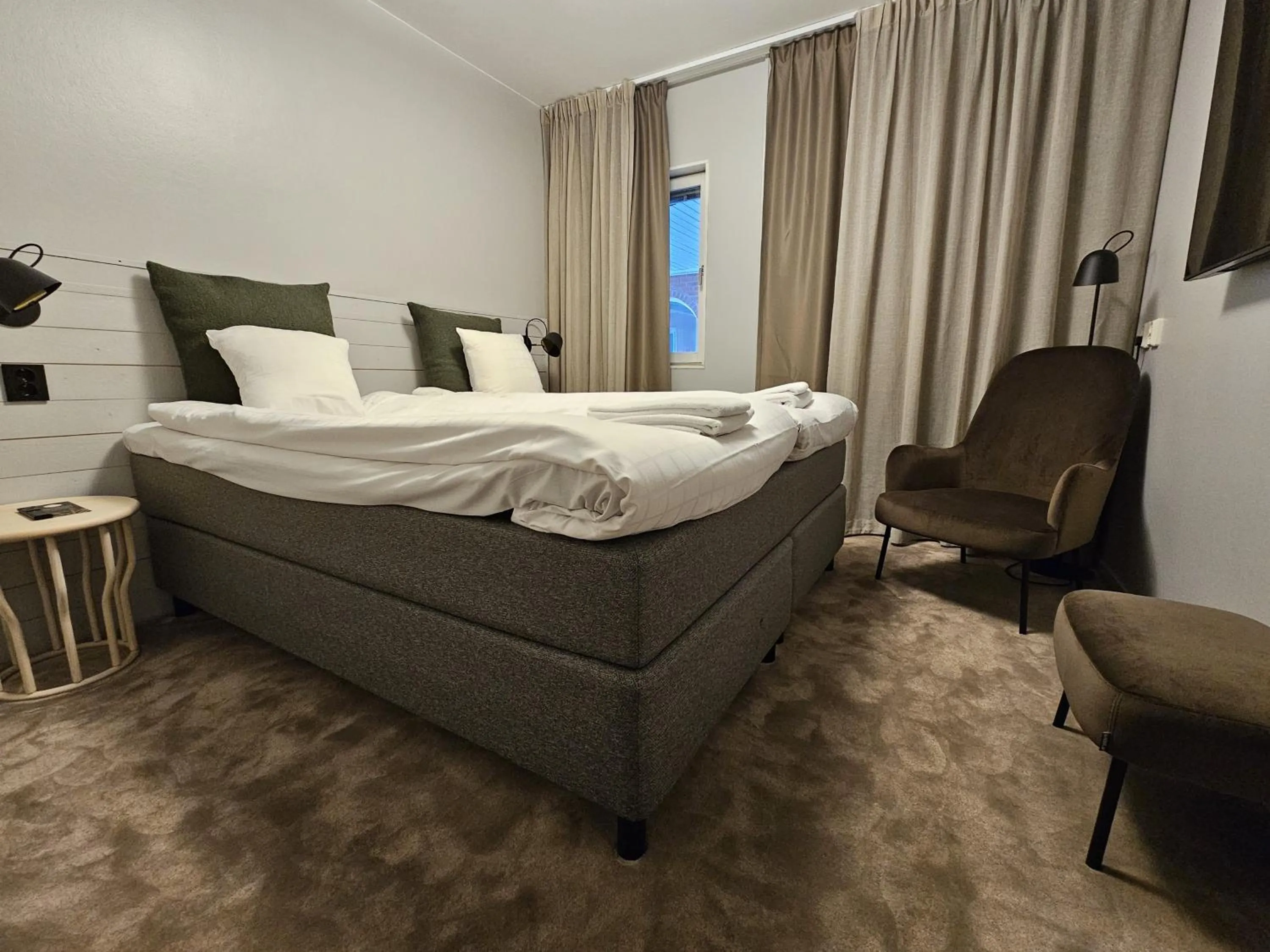 Photo of the whole room, Bed in Aurum Hotel