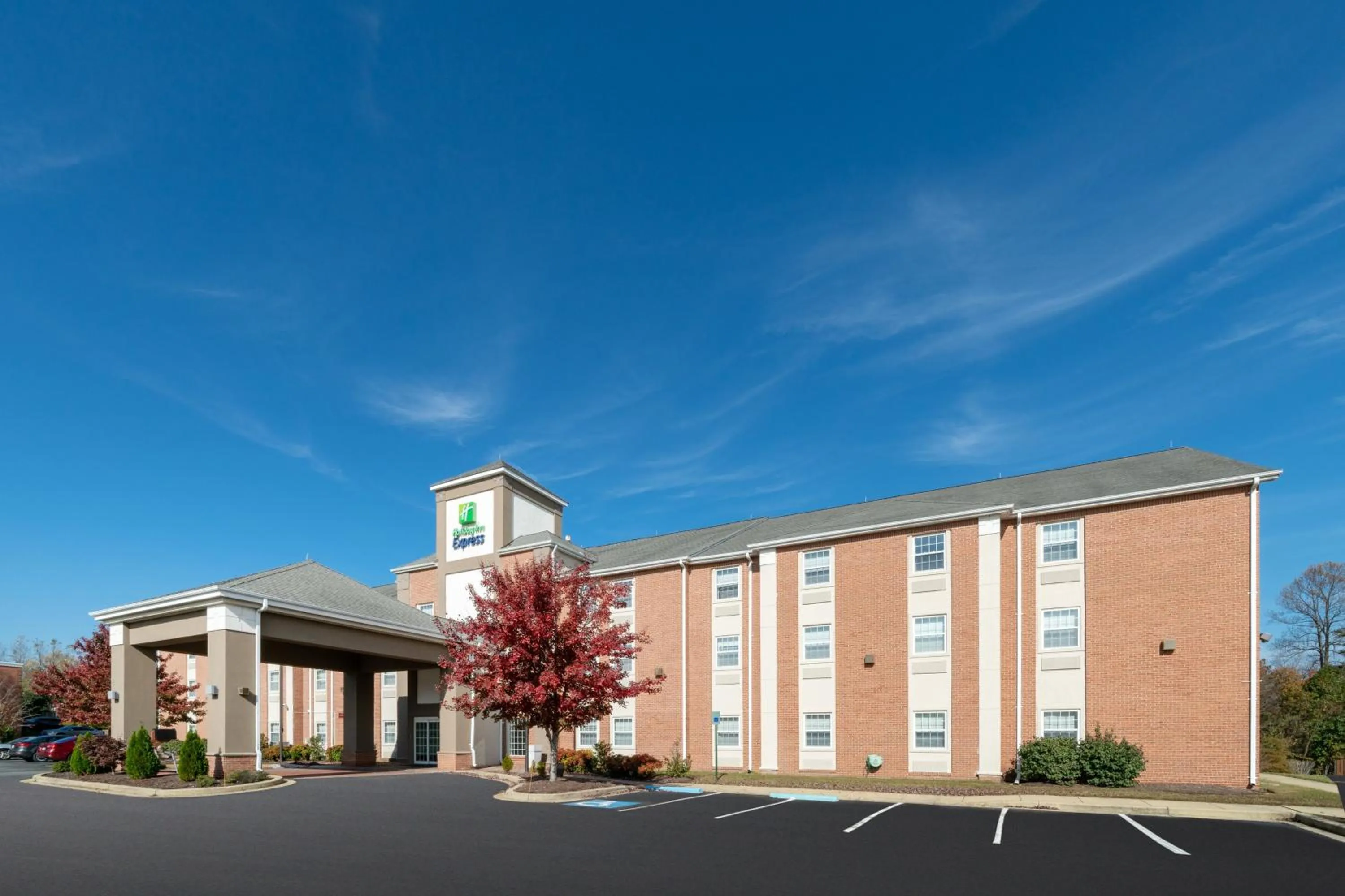 Property building in Holiday Inn Express Prince Frederick by IHG