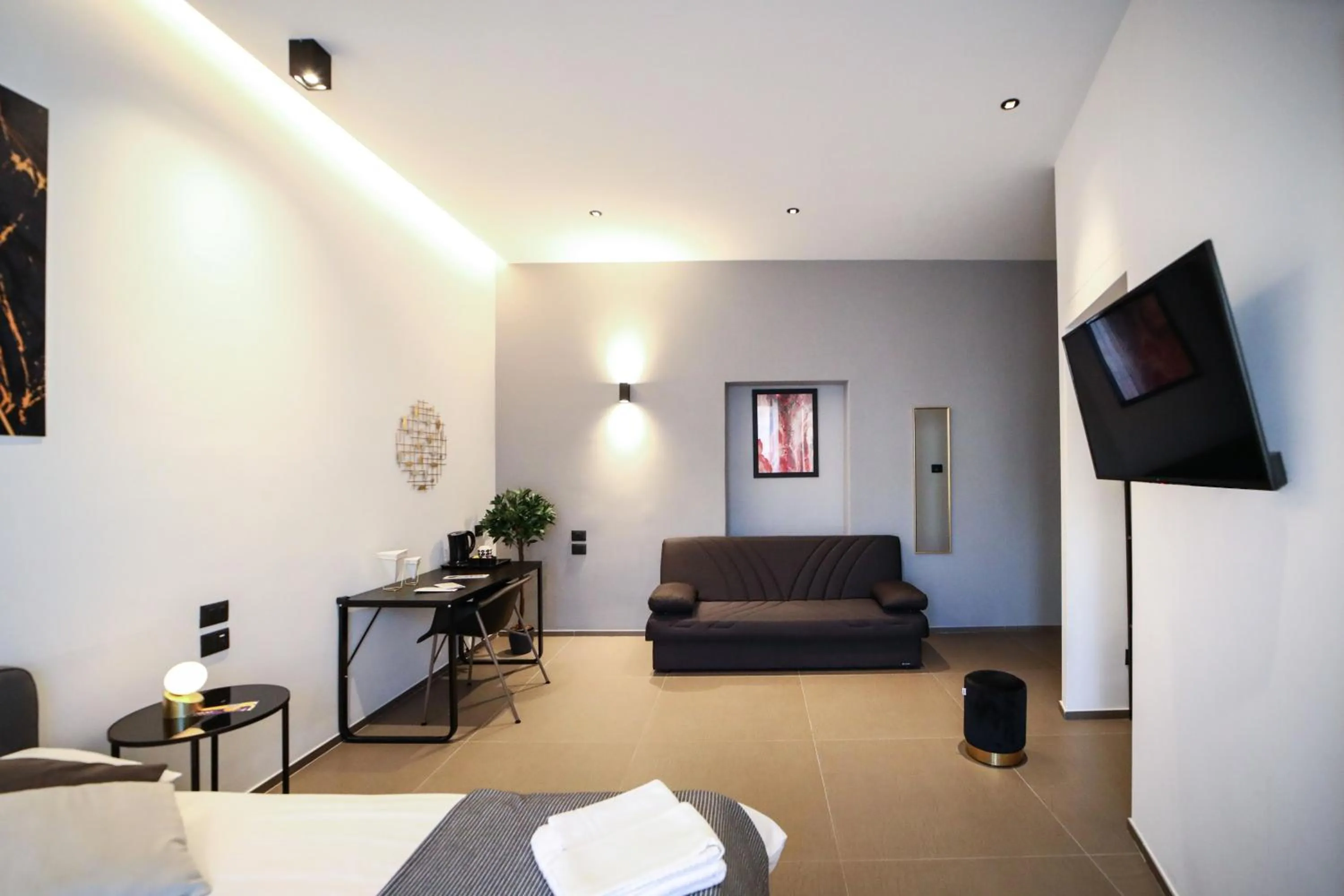 TV and multimedia in Materdays 24