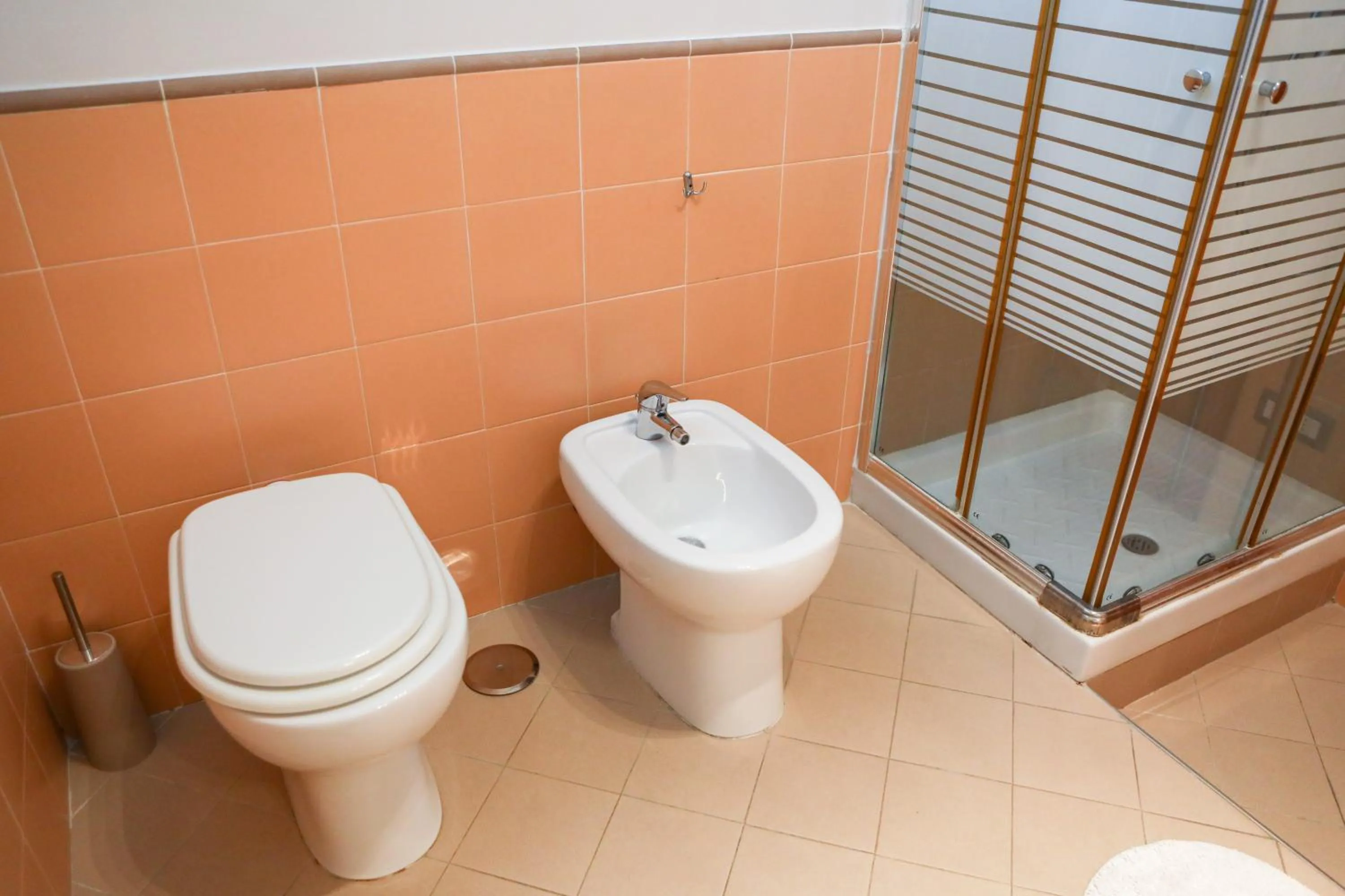 Toilet in Materdays 24