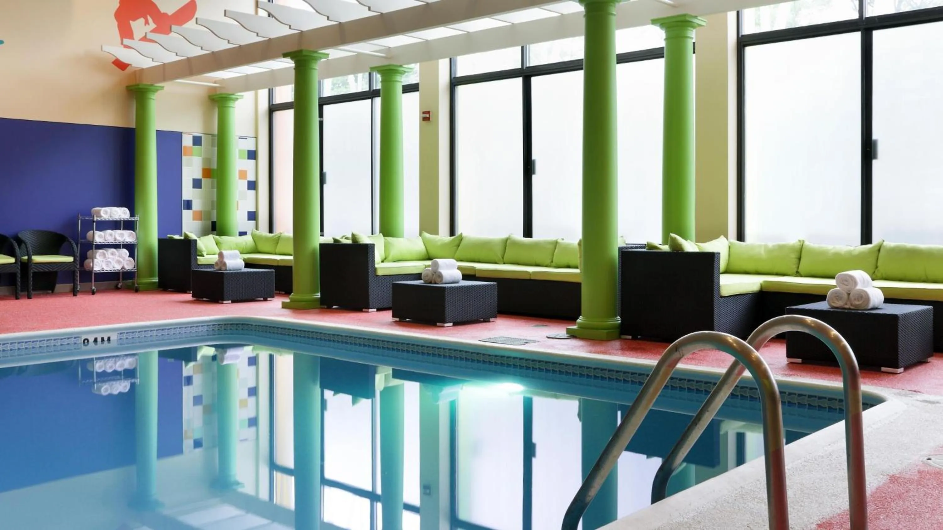 Swimming pool in Holiday Inn Boston - Cambridge Area by IHG