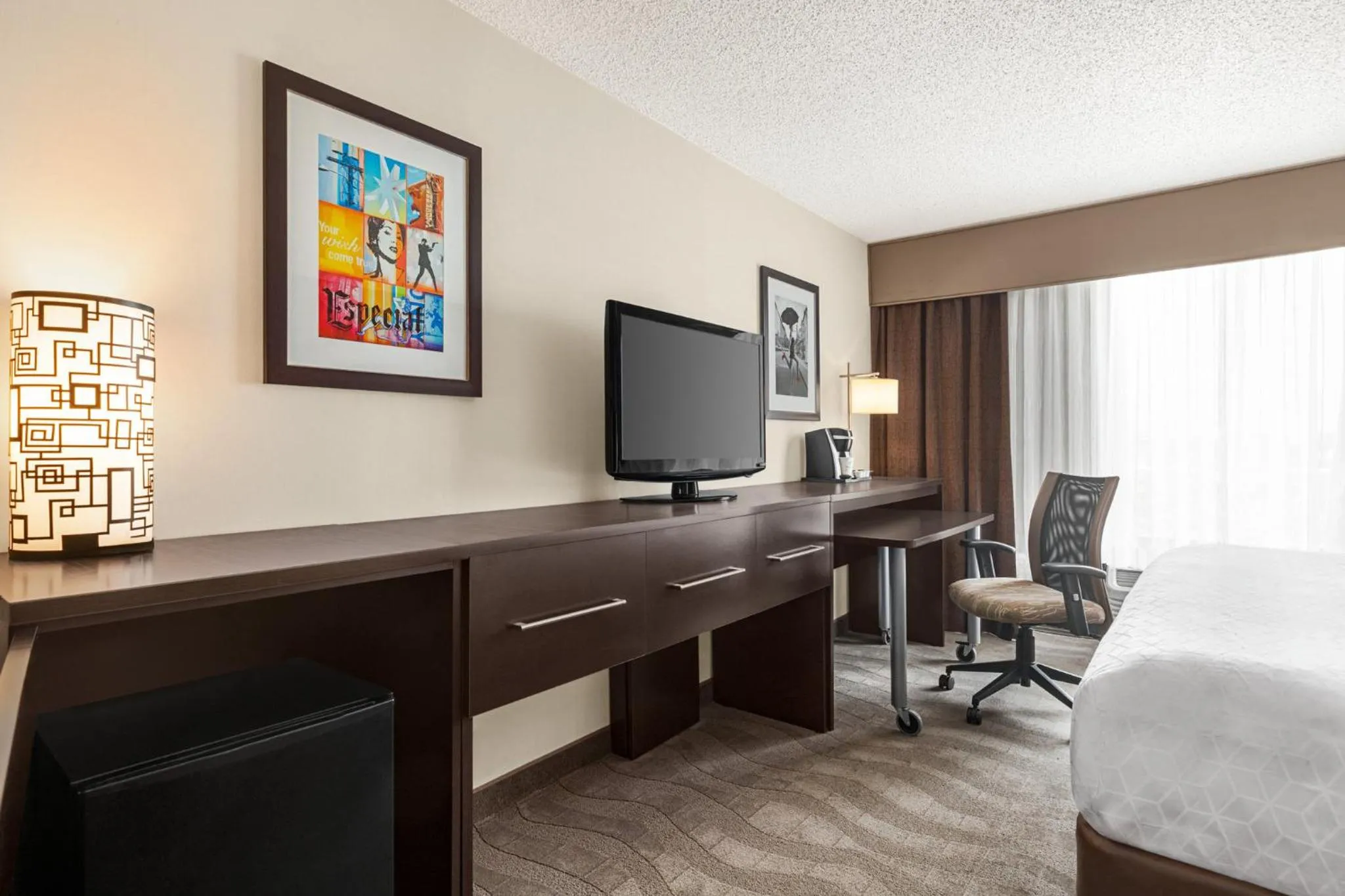 Photo of the whole room in Holiday Inn Boston - Cambridge Area by IHG