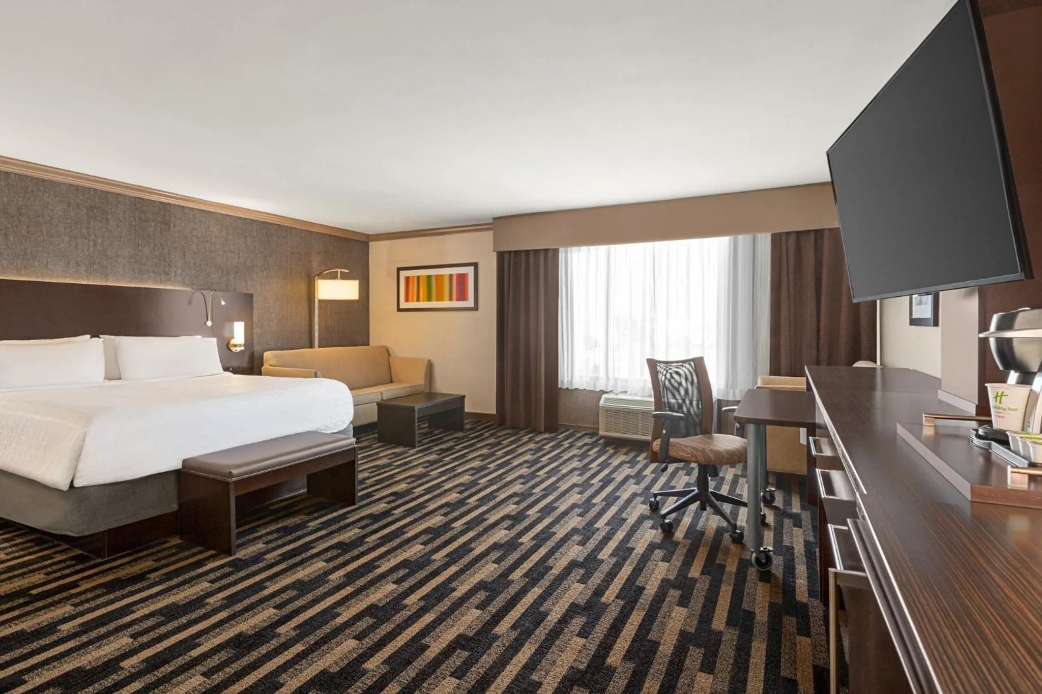 Photo of the whole room, Bed in Holiday Inn Boston - Cambridge Area by IHG