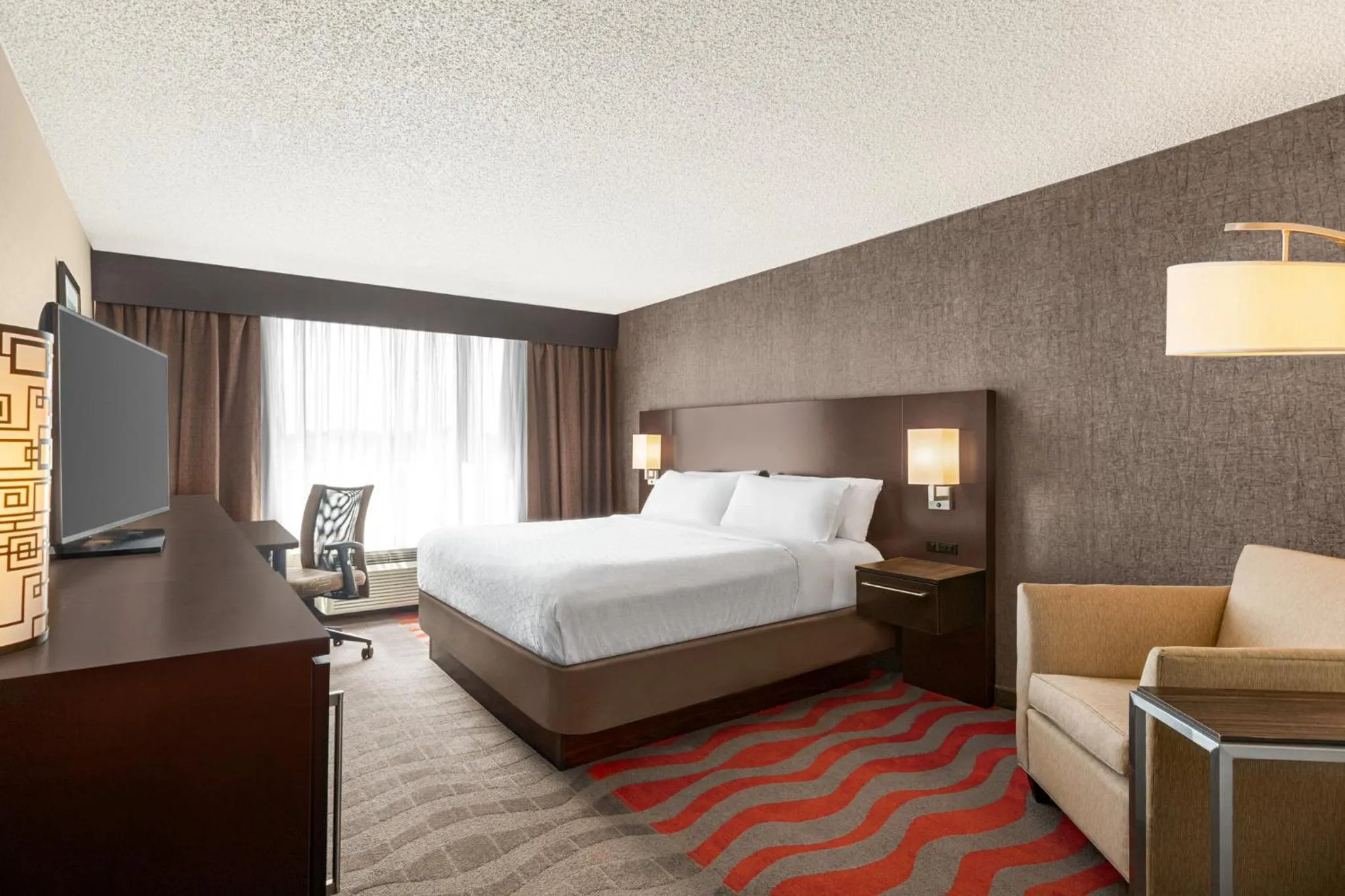 Photo of the whole room, Bed in Holiday Inn Boston - Cambridge Area by IHG