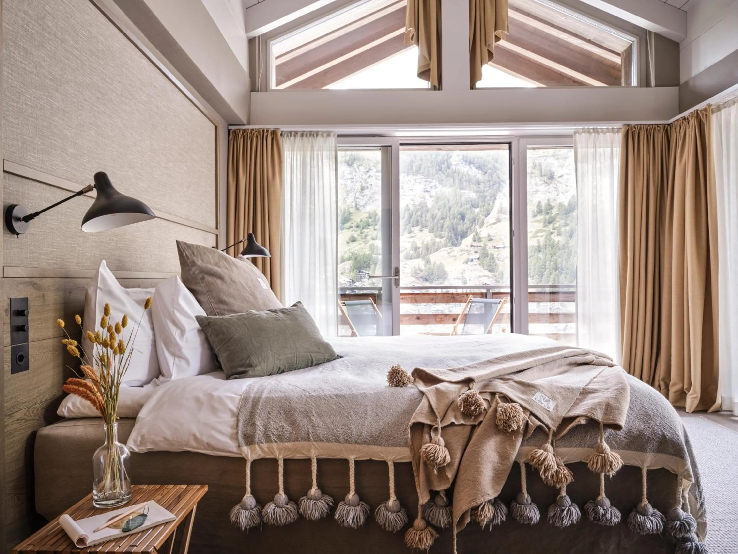 Bedroom, Bed in CERVO Mountain Resort