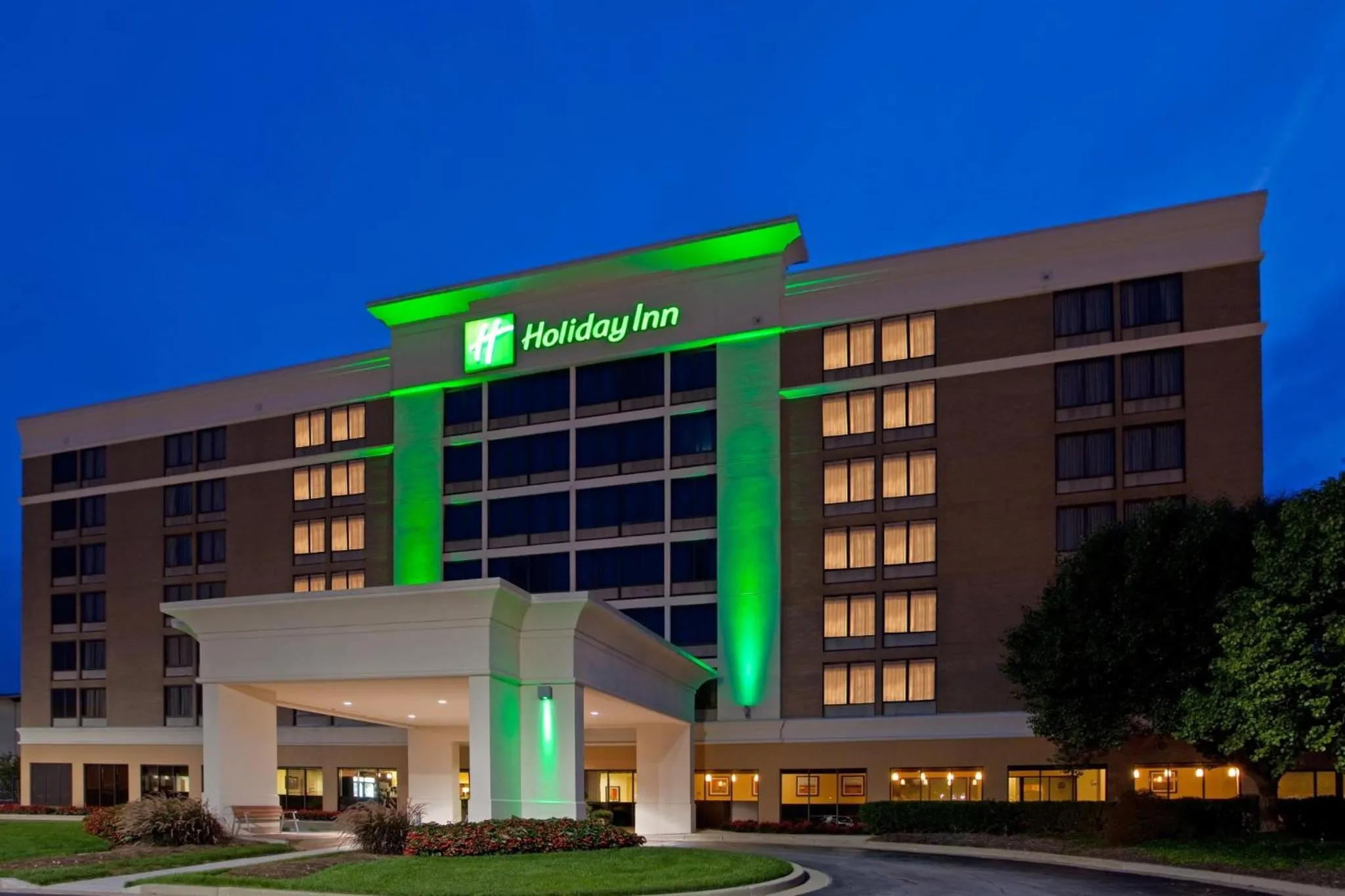 Property building in Holiday Inn Timonium by IHG