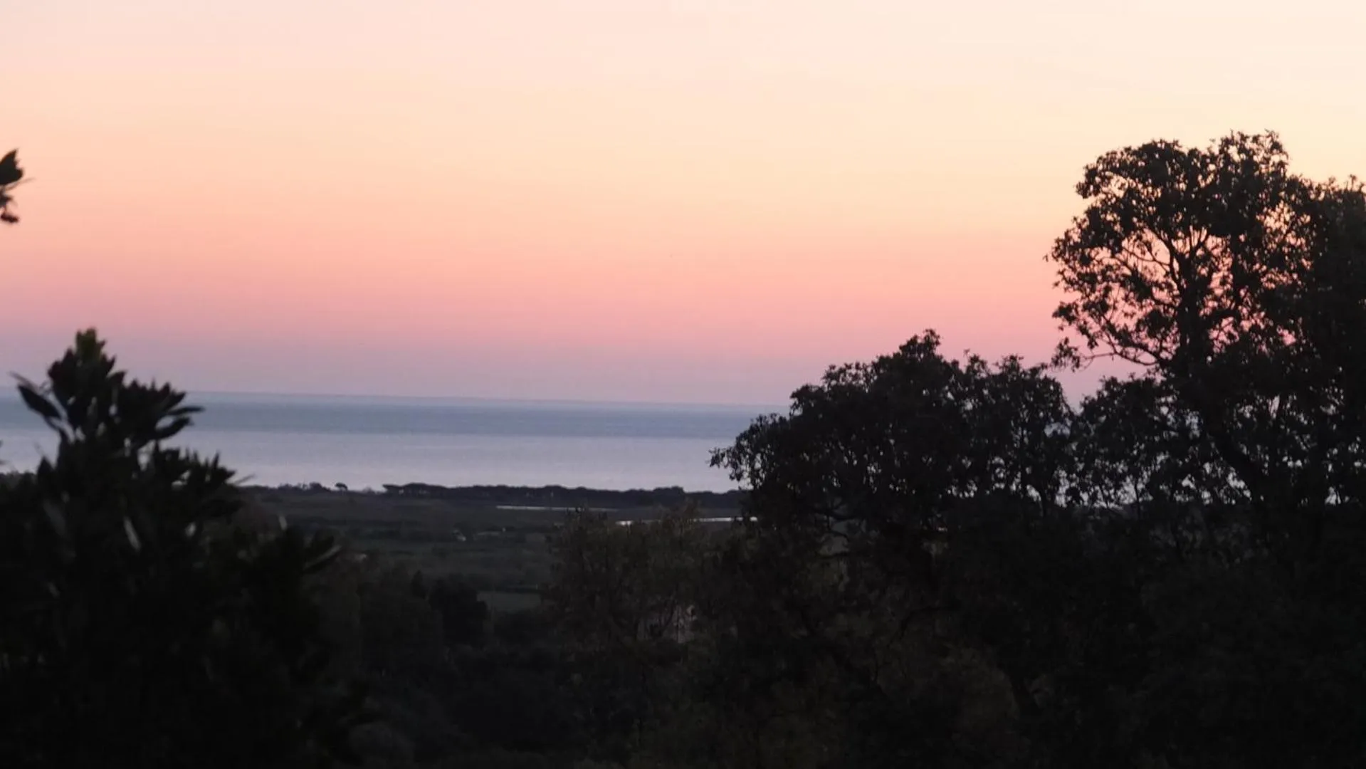 Sea view in Suite cucinino, bagno, ingresso indipendente in" Villa VìVì"