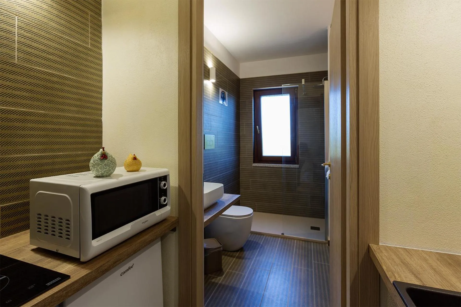 Suite cucinino, bagno, ingresso indipendente in" Villa VìVì"