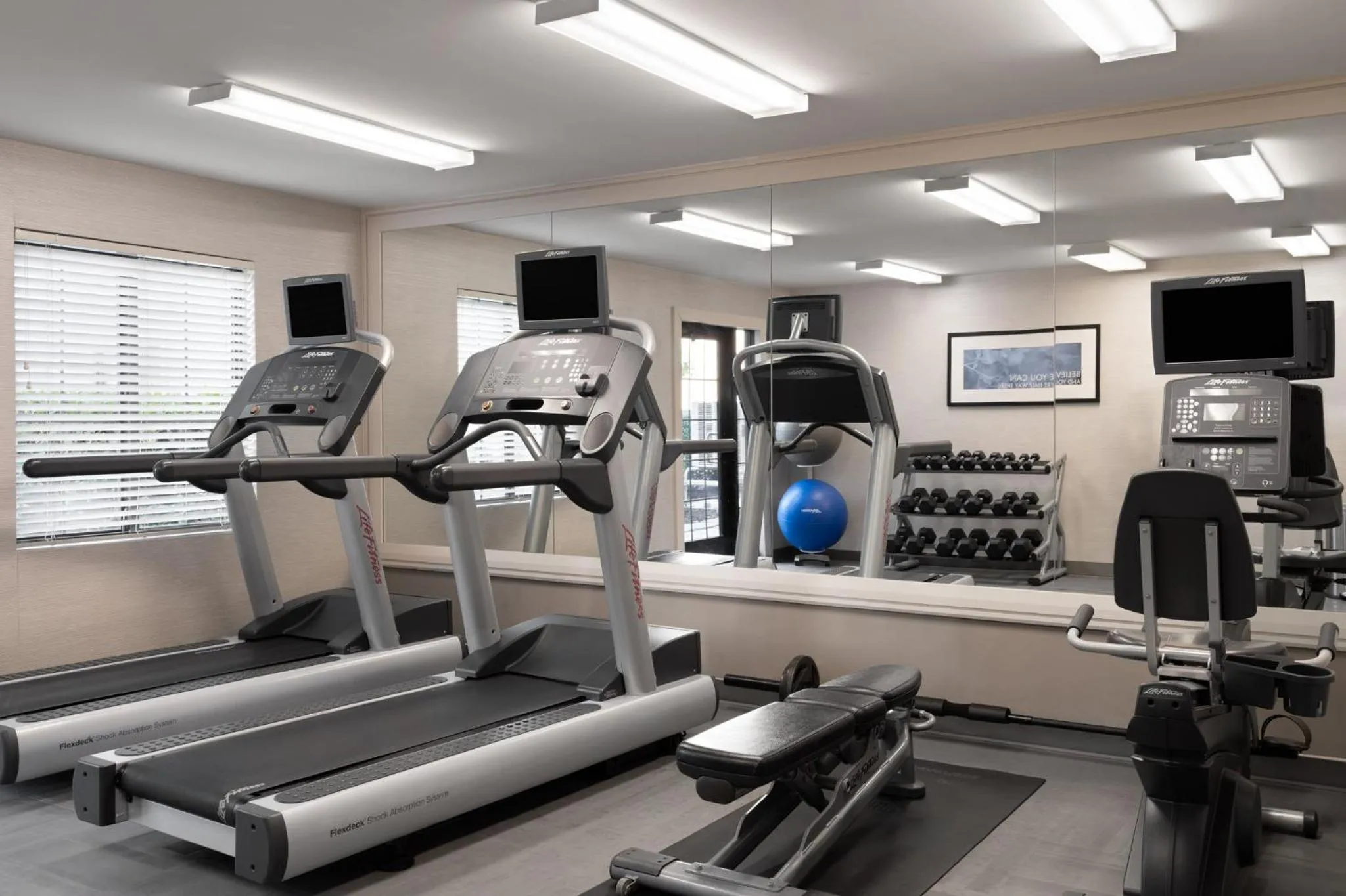 Fitness centre/facilities in Staybridge Suites Boston - Burlington by IHG