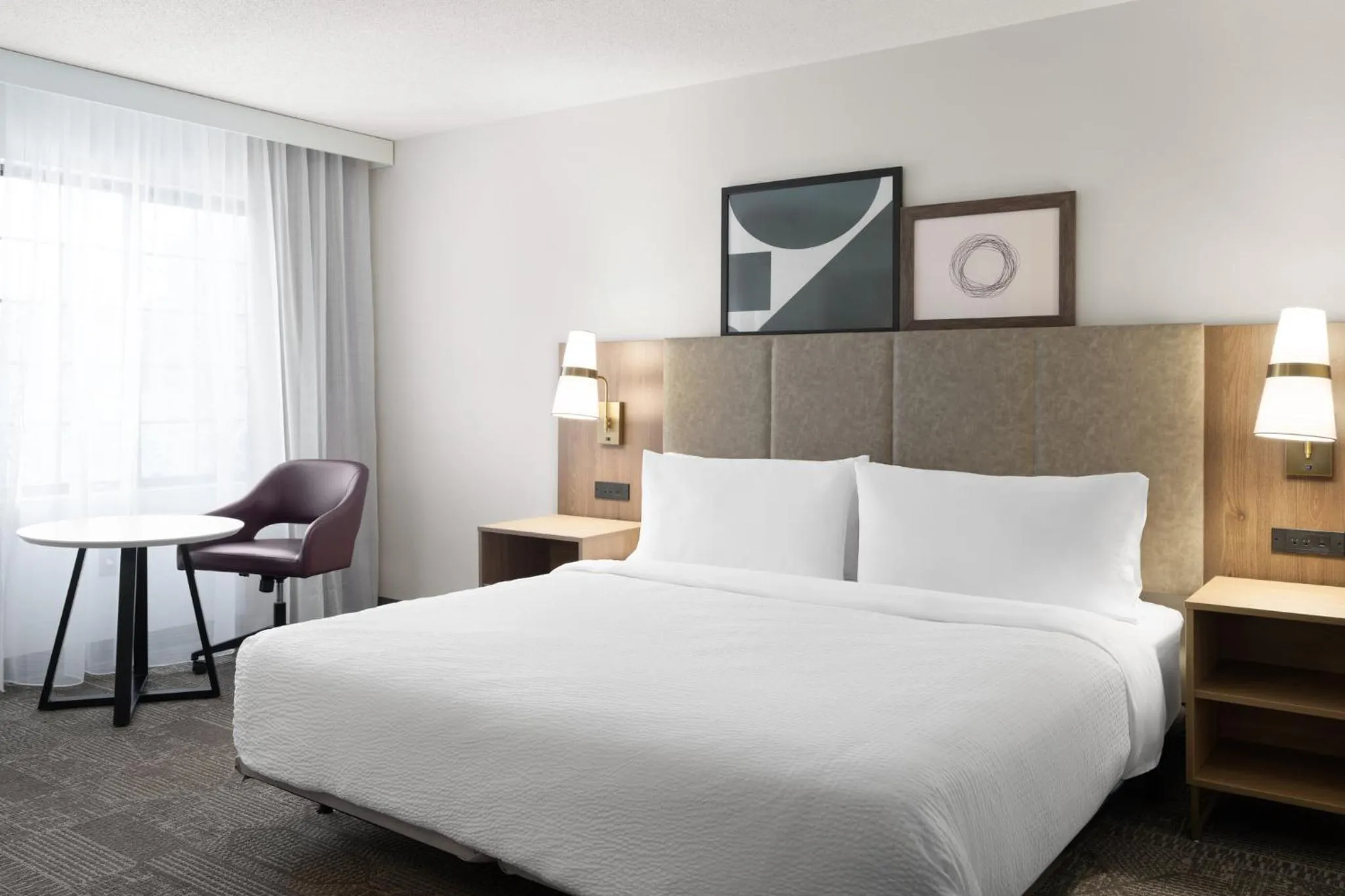 Photo of the whole room, Bed in Staybridge Suites Boston - Burlington by IHG