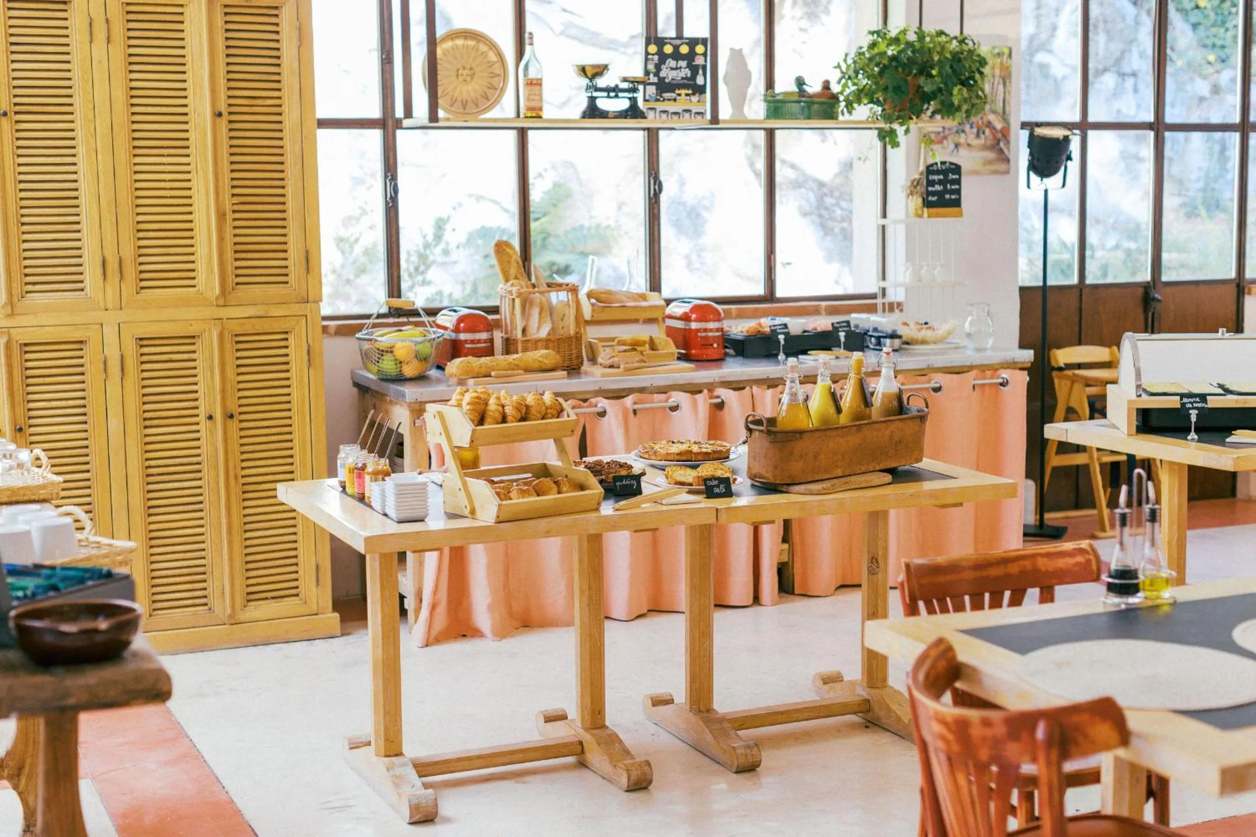 Food in Les Pyrénées - le Grand Hôtel & le Château