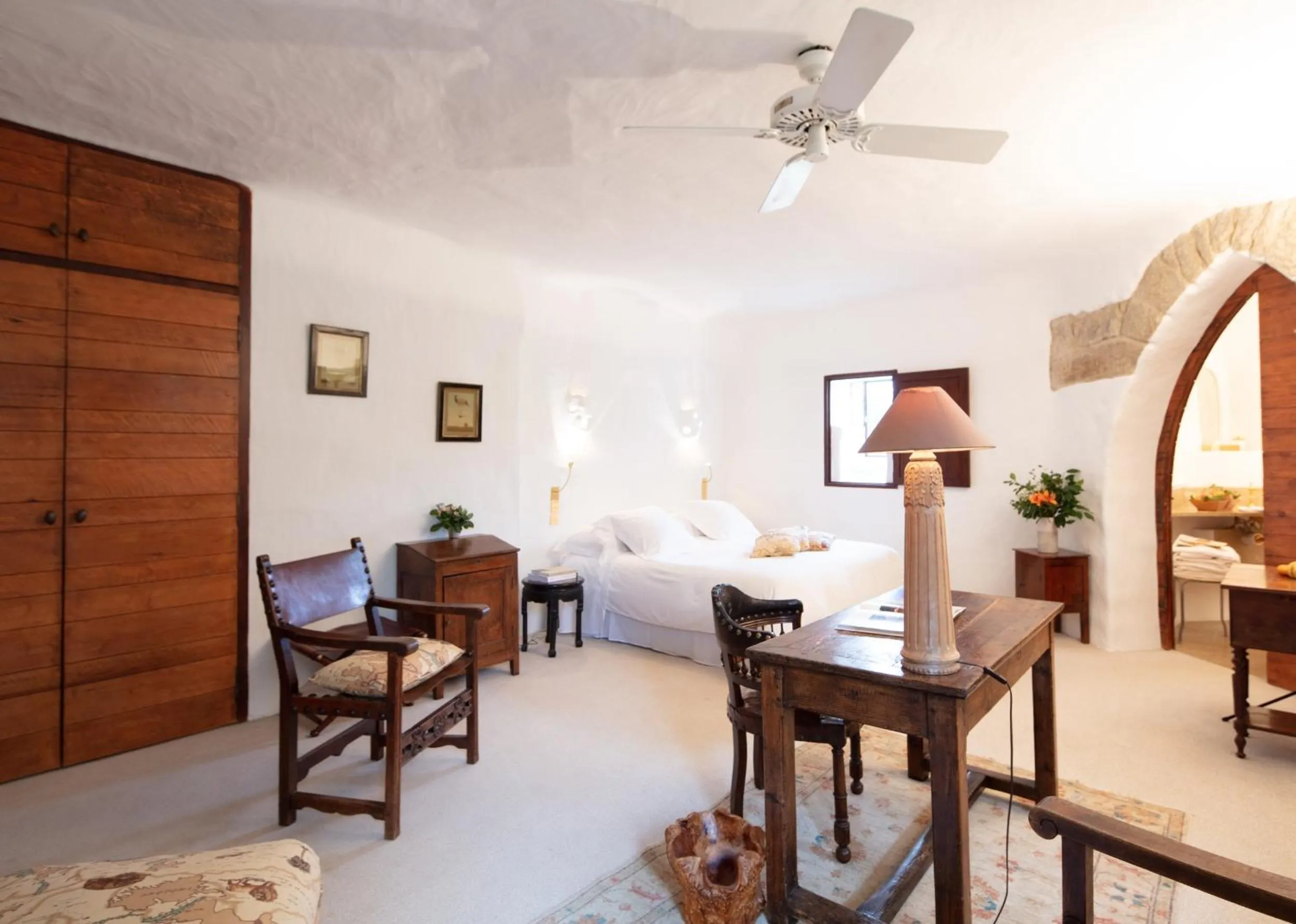 Bedroom, Bed in Les Pyrénées - le Grand Hôtel & le Château