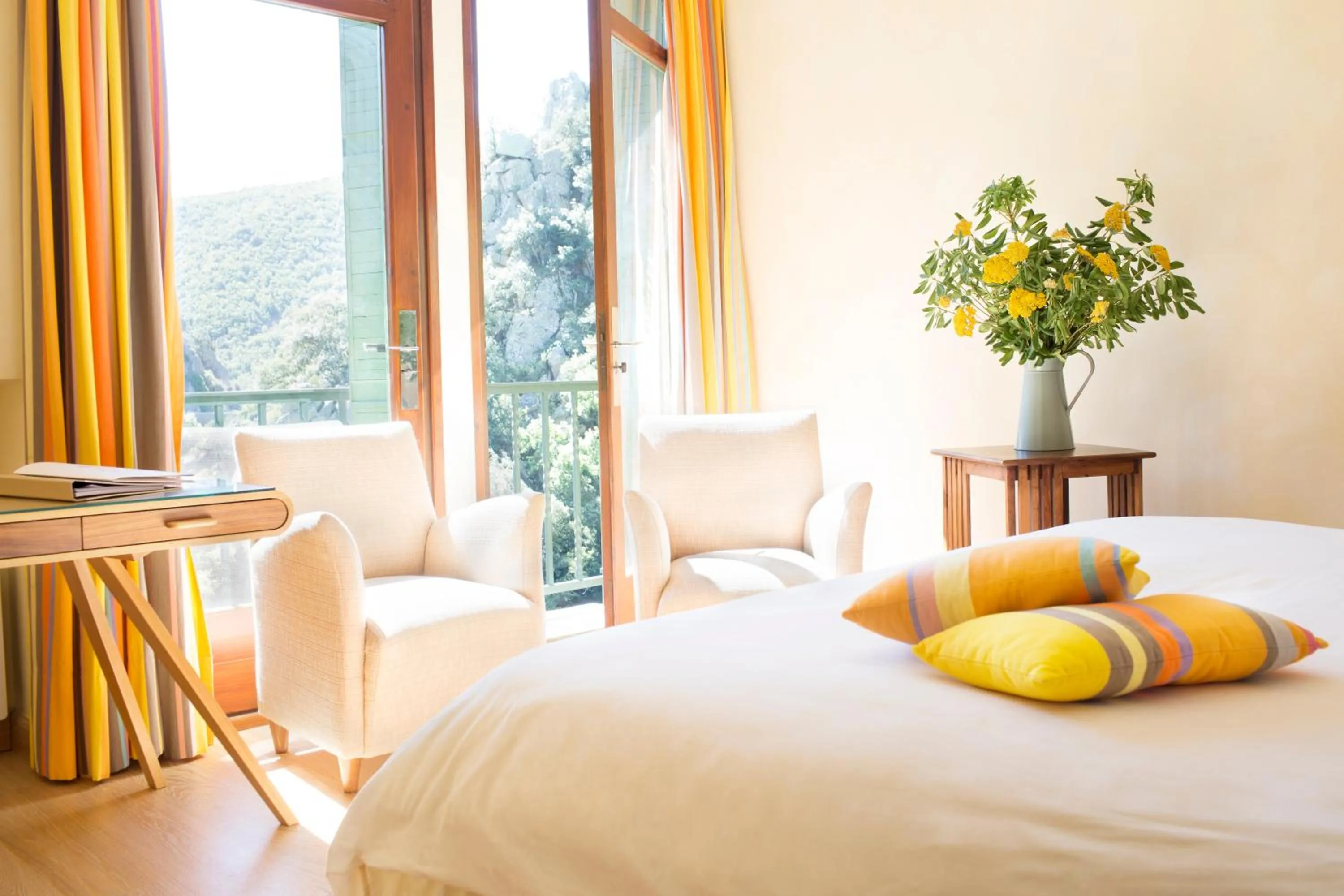 Mountain view, Bed in Le Grand Hôtel