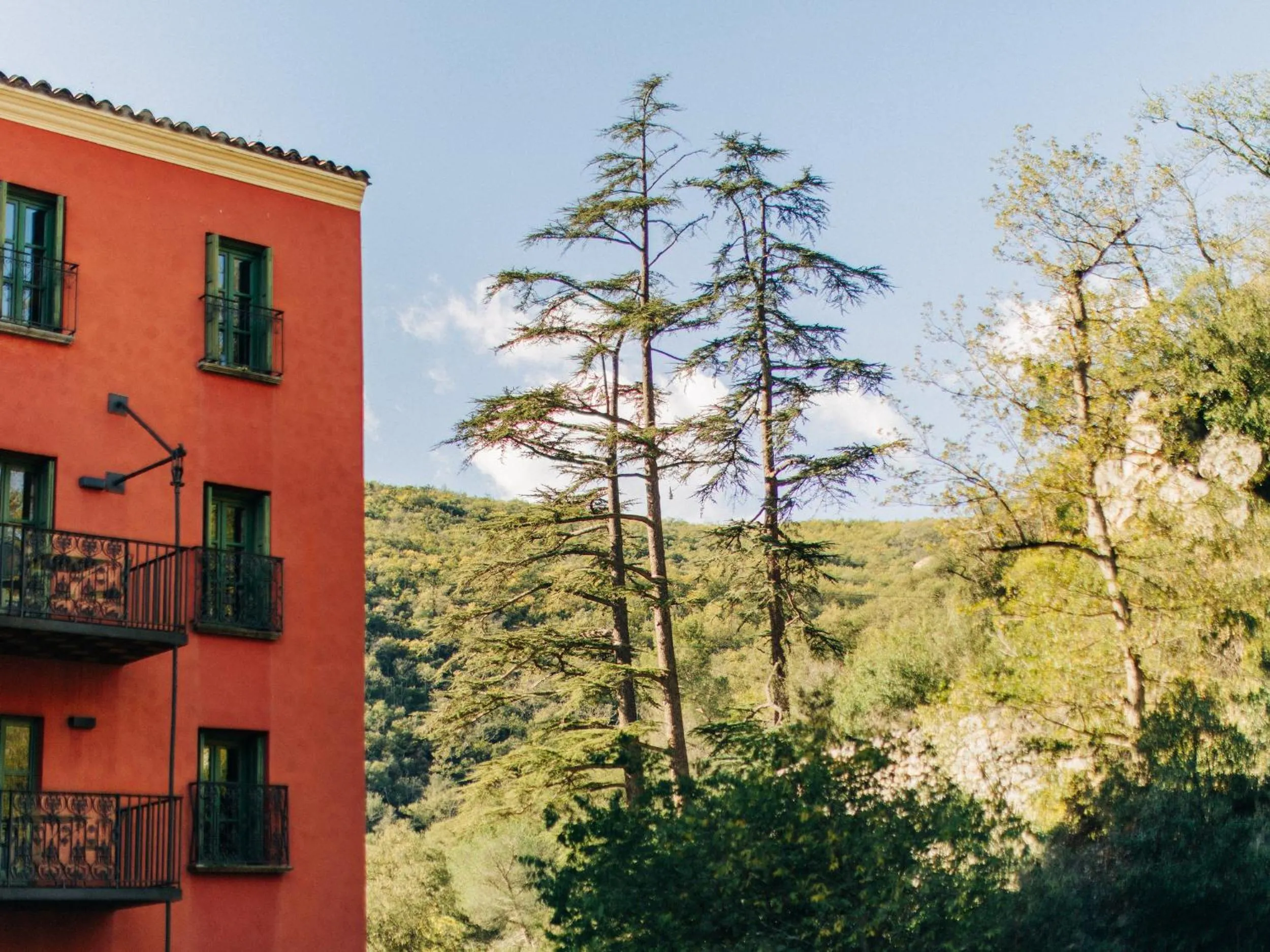 Property building in Les Pyrénées - le Grand Hôtel & le Château