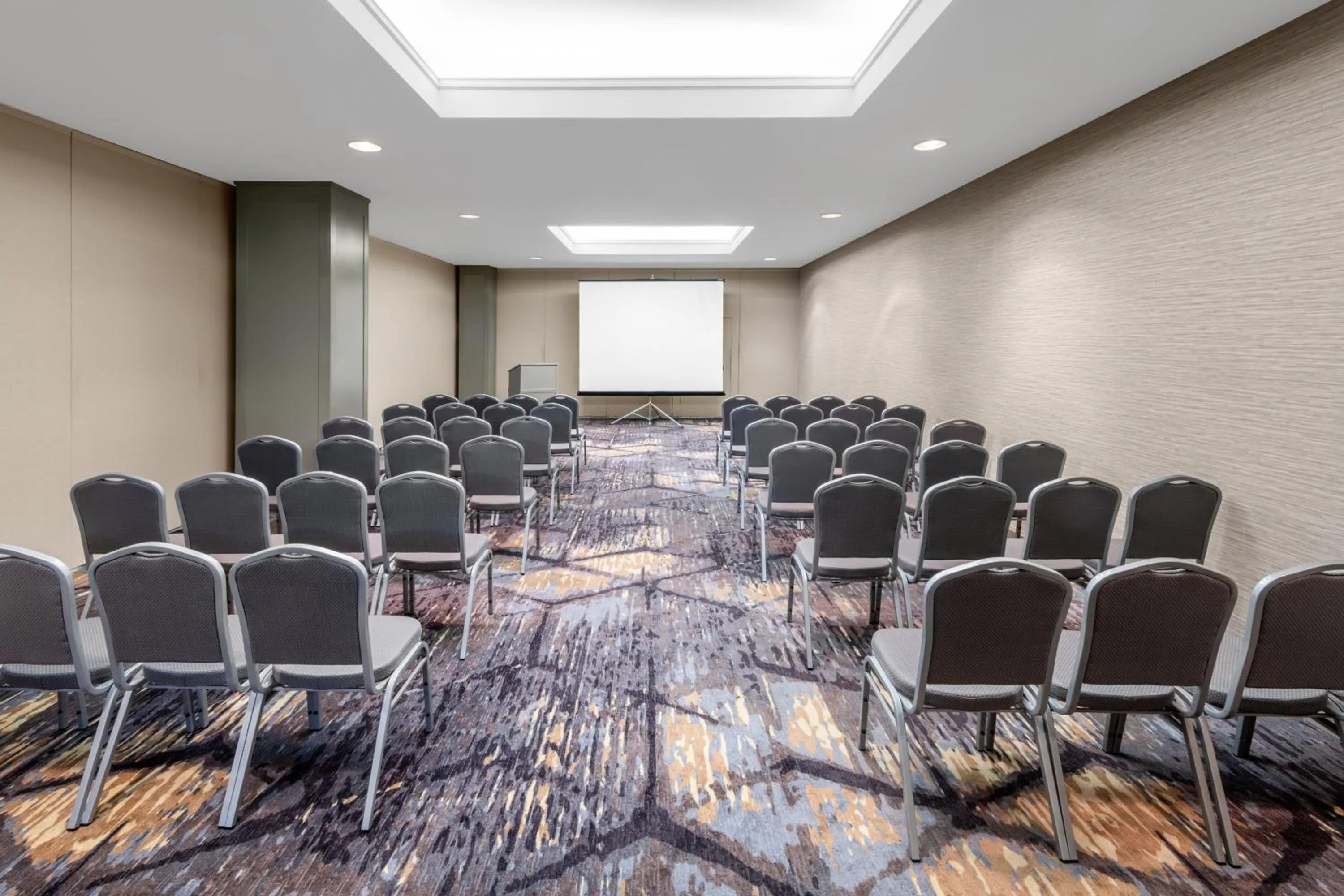 Meeting/conference room in Holiday Inn & Suites Pittsfield-Berkshires by IHG