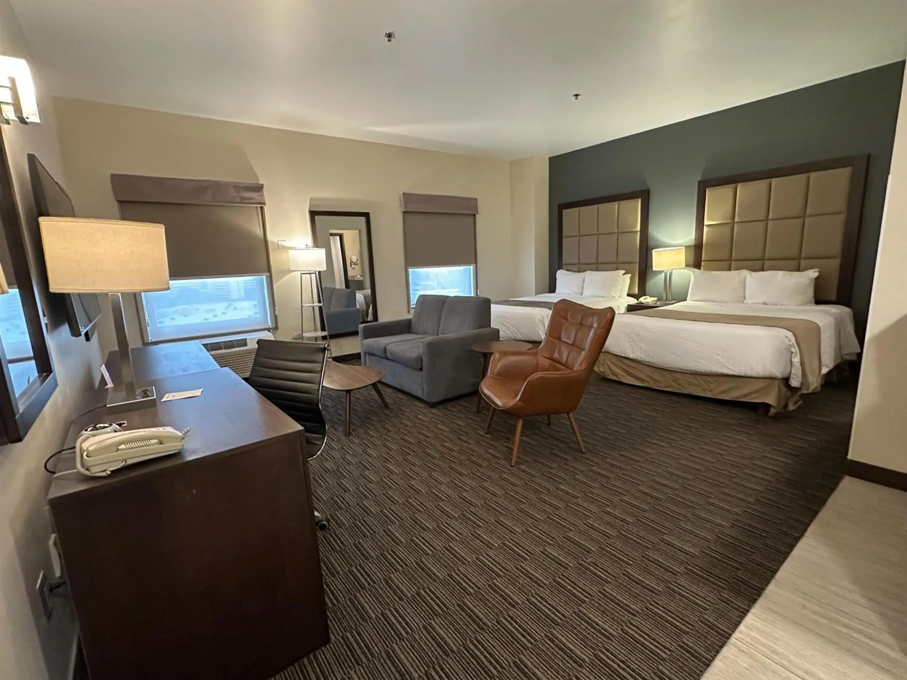 Queen Suite with Two Queen Beds in Best Western Plus Chihuahua Juventud Queen Suite with Two Queen Beds in Best Western Plus Chihuahua Juventud