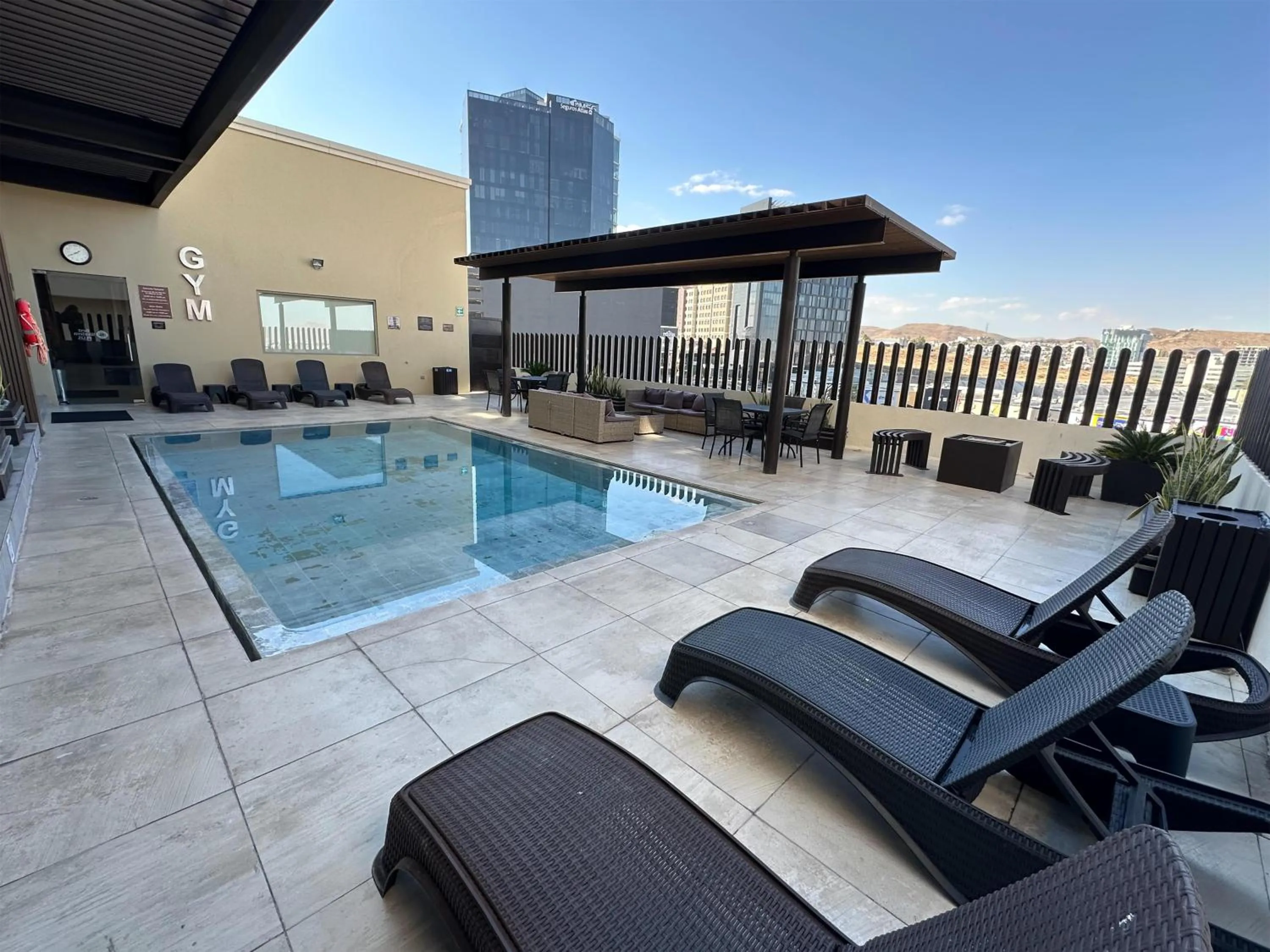 Pool view in Best Western Plus Chihuahua Juventud