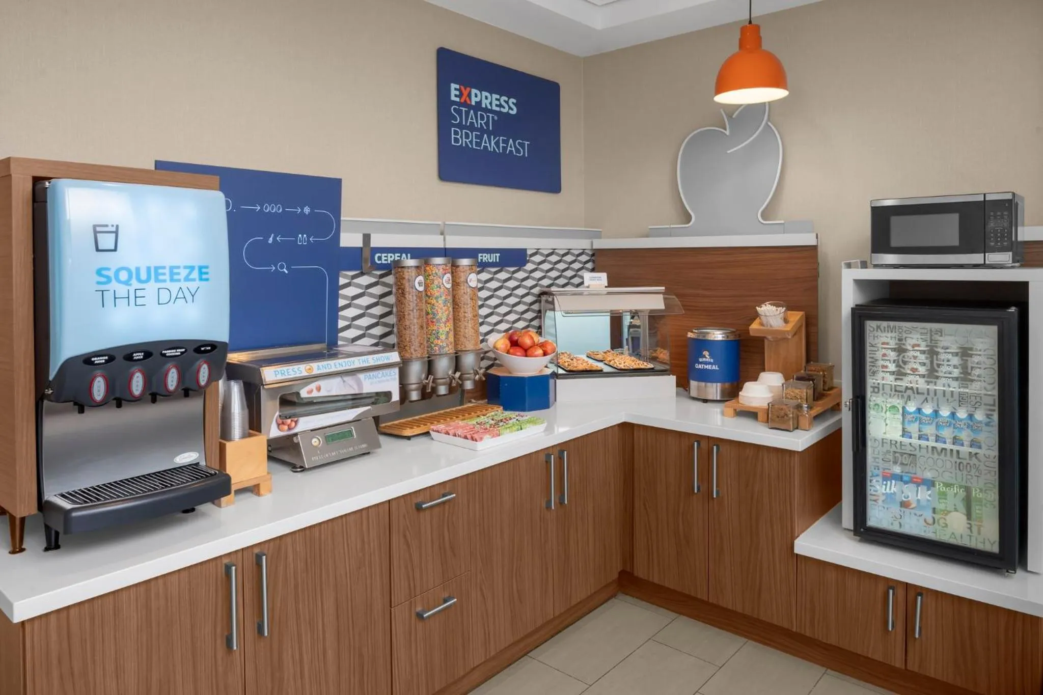 Breakfast in Holiday Inn Express & Suites Boston - Cambridge by IHG