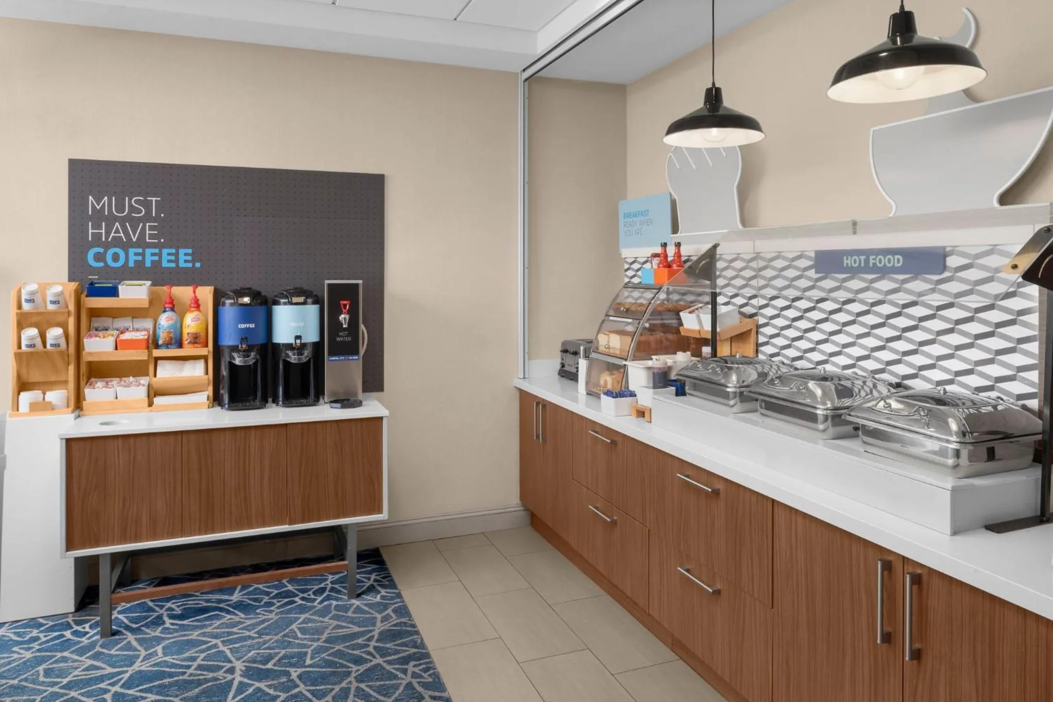 Breakfast in Holiday Inn Express & Suites Boston - Cambridge by IHG