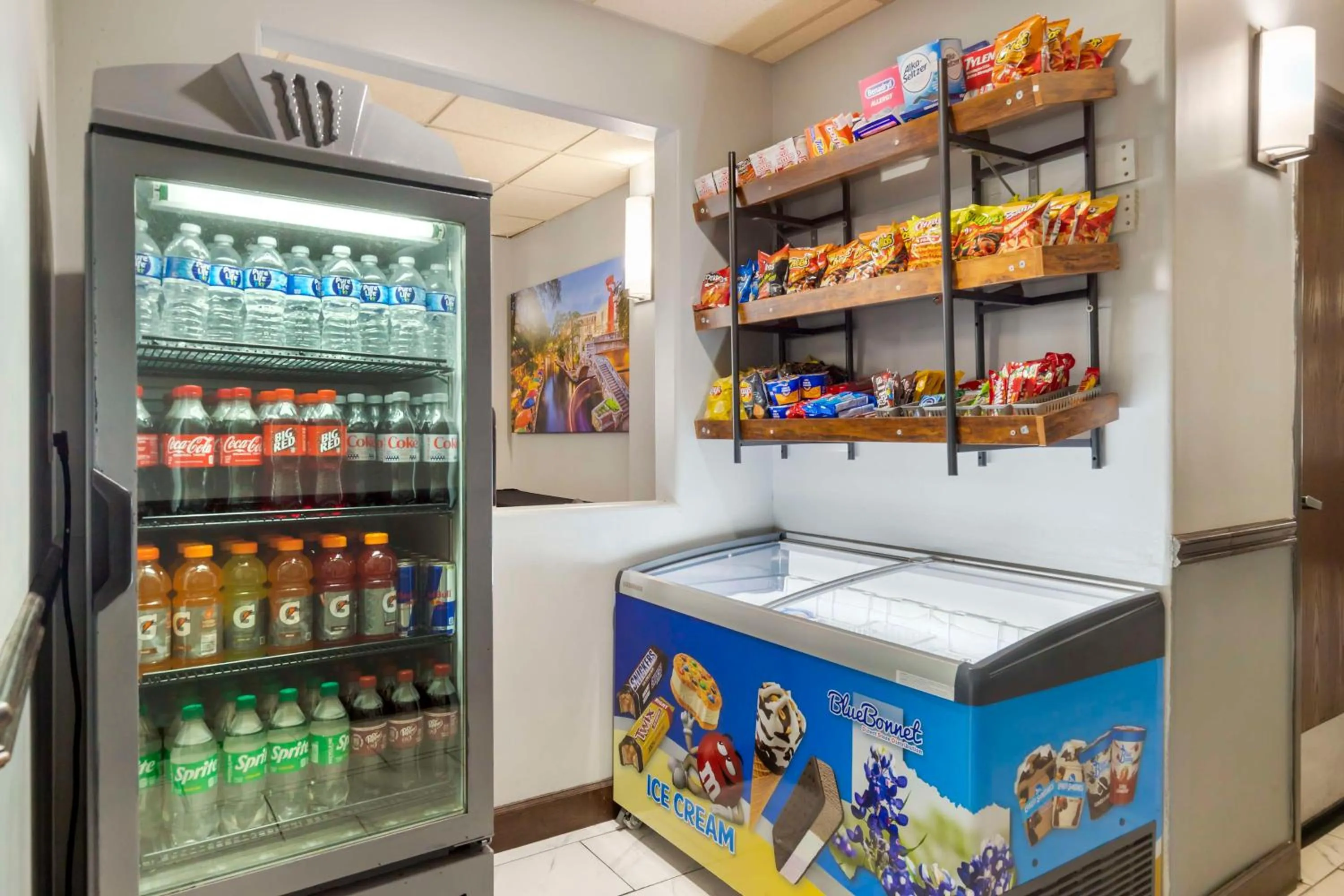 Property building in Best Western Medical Center North Inn & Suites Near Six Flags