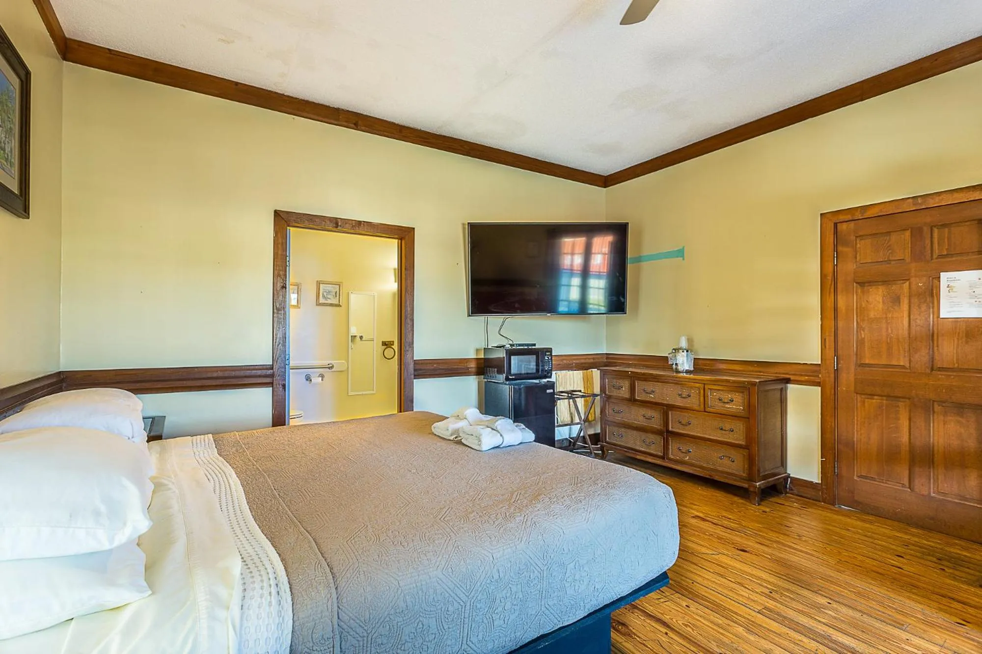 Bed in St George Inn