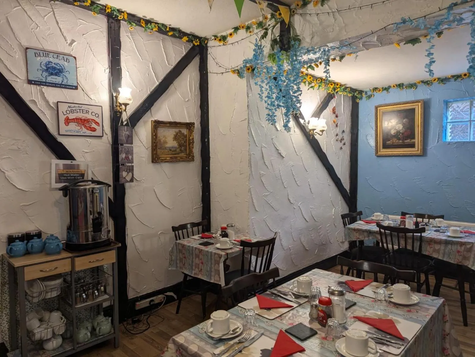 Dining area in OYO Wynnstay Hotel