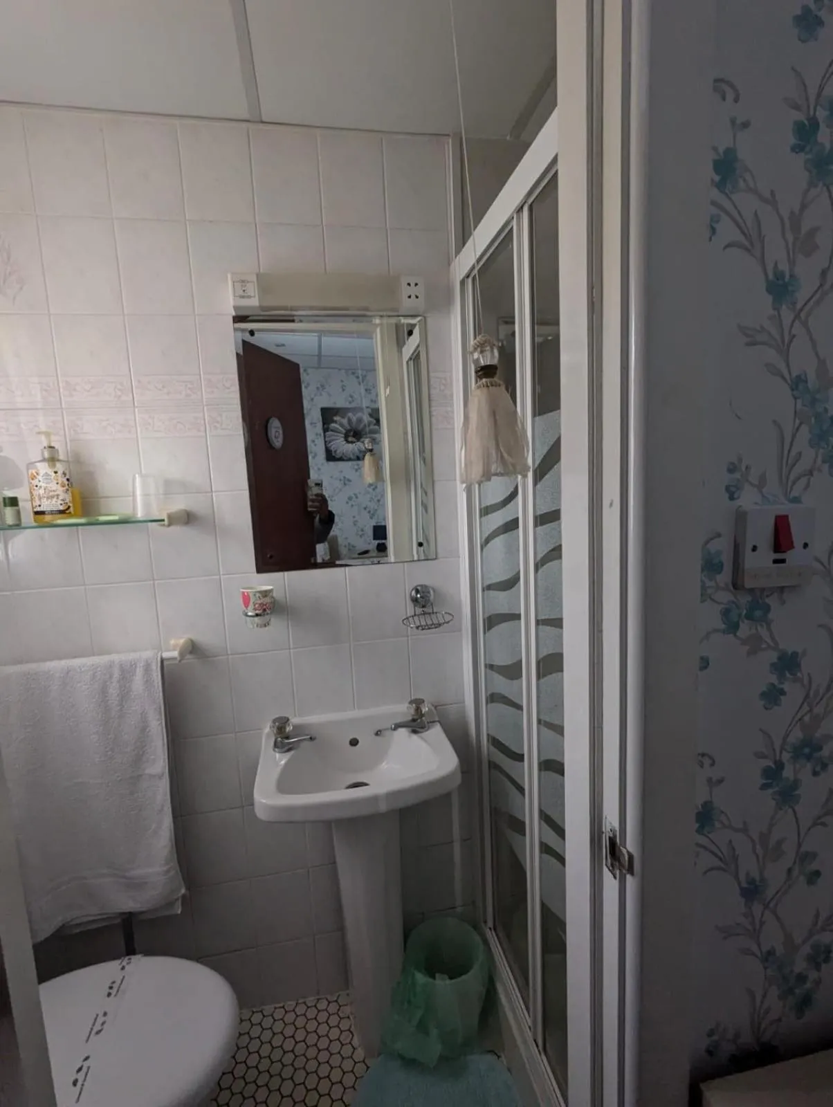 Bathroom in OYO Wynnstay Hotel