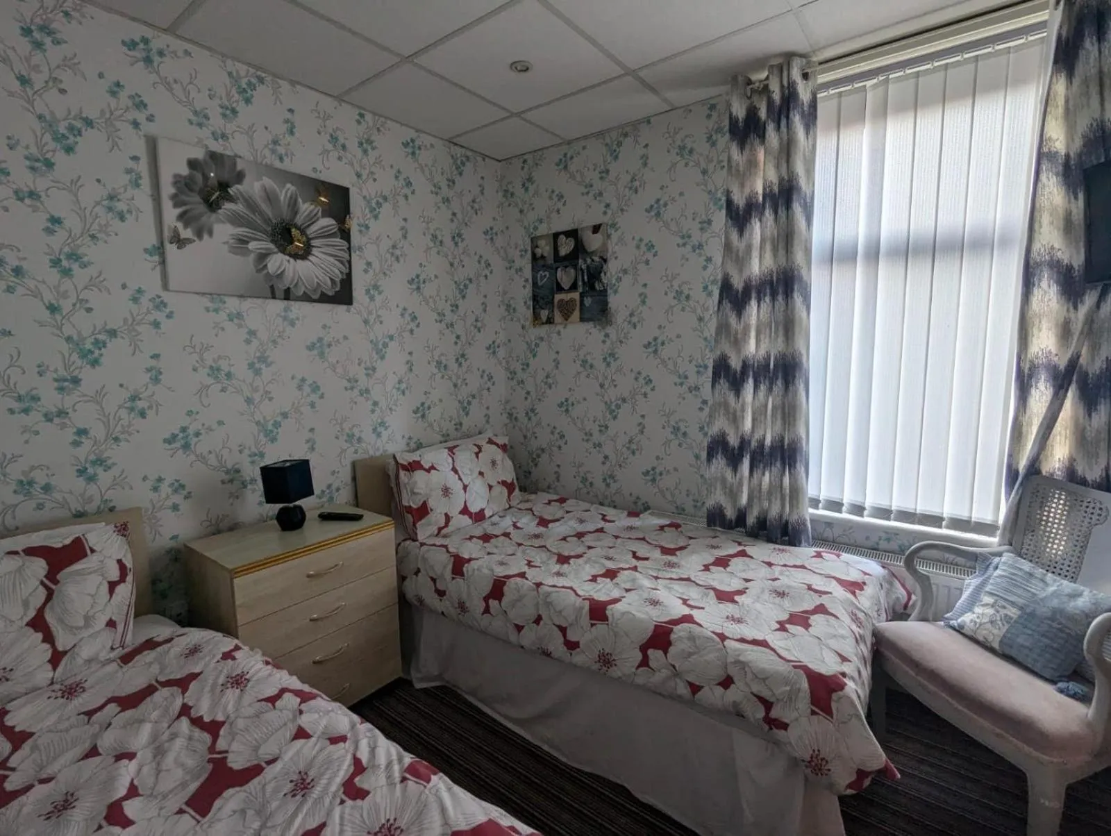 Bedroom, Bed in OYO Wynnstay Hotel