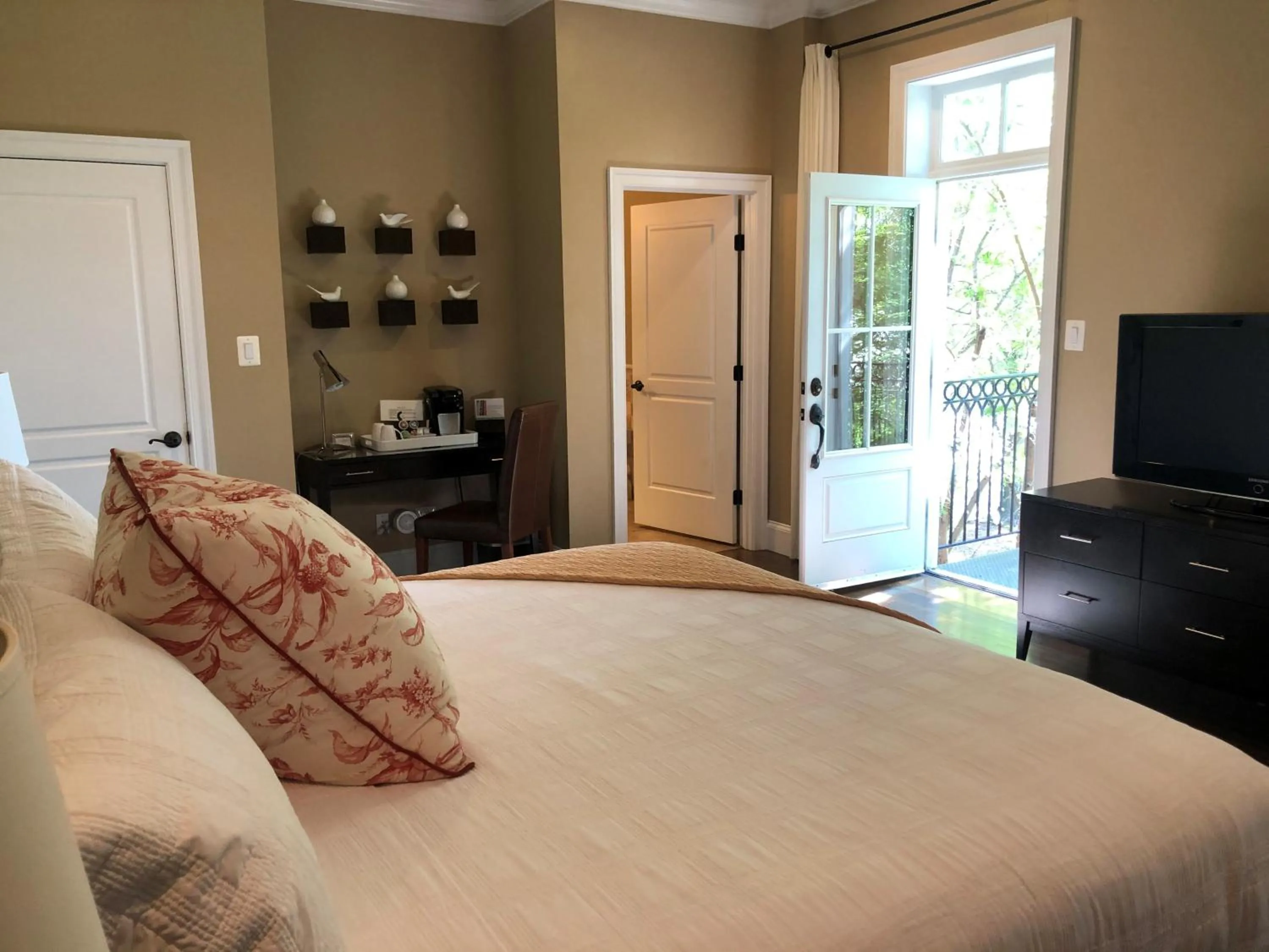 Bed in Suites at 249