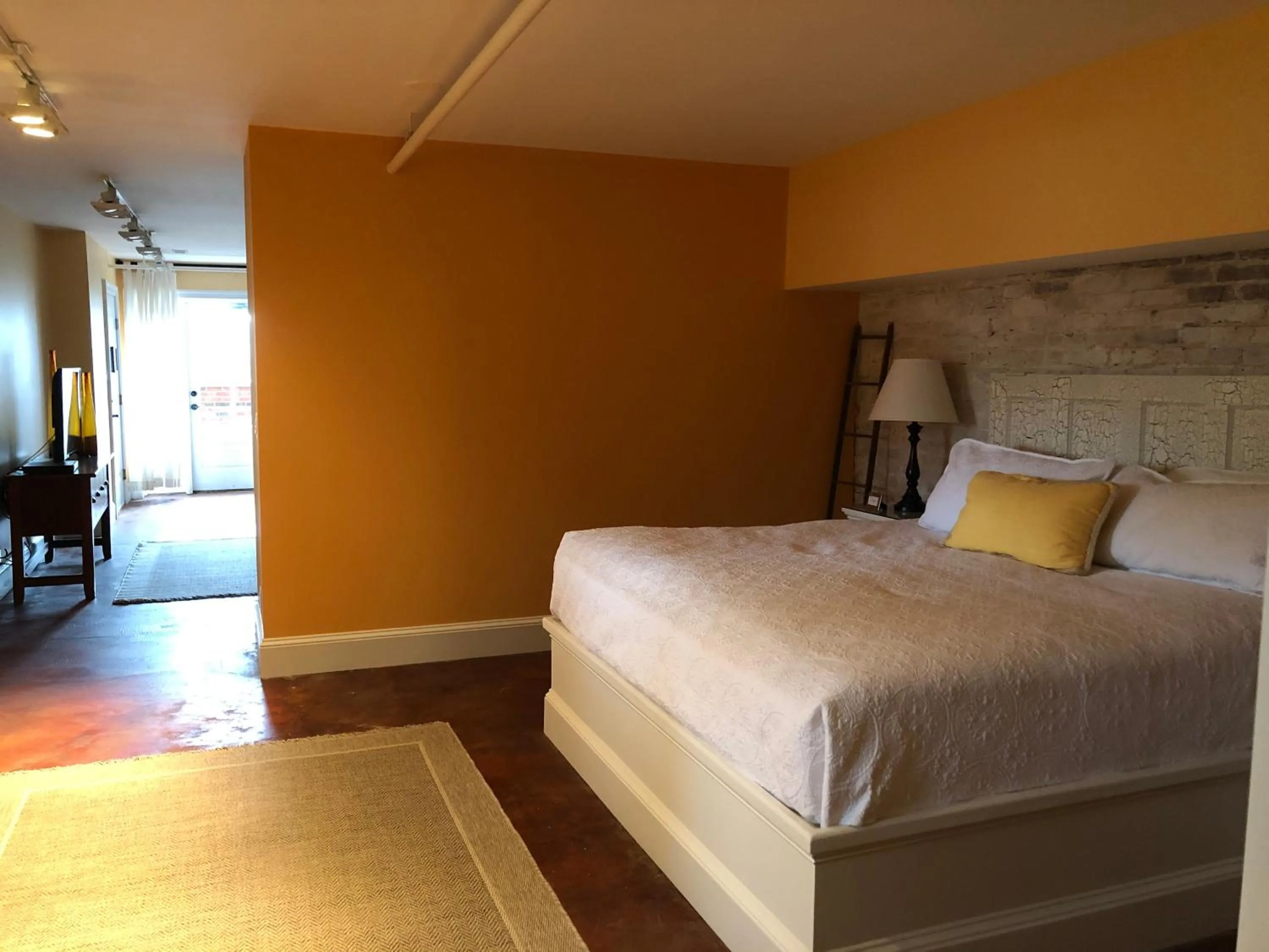 Bed in Suites at 249