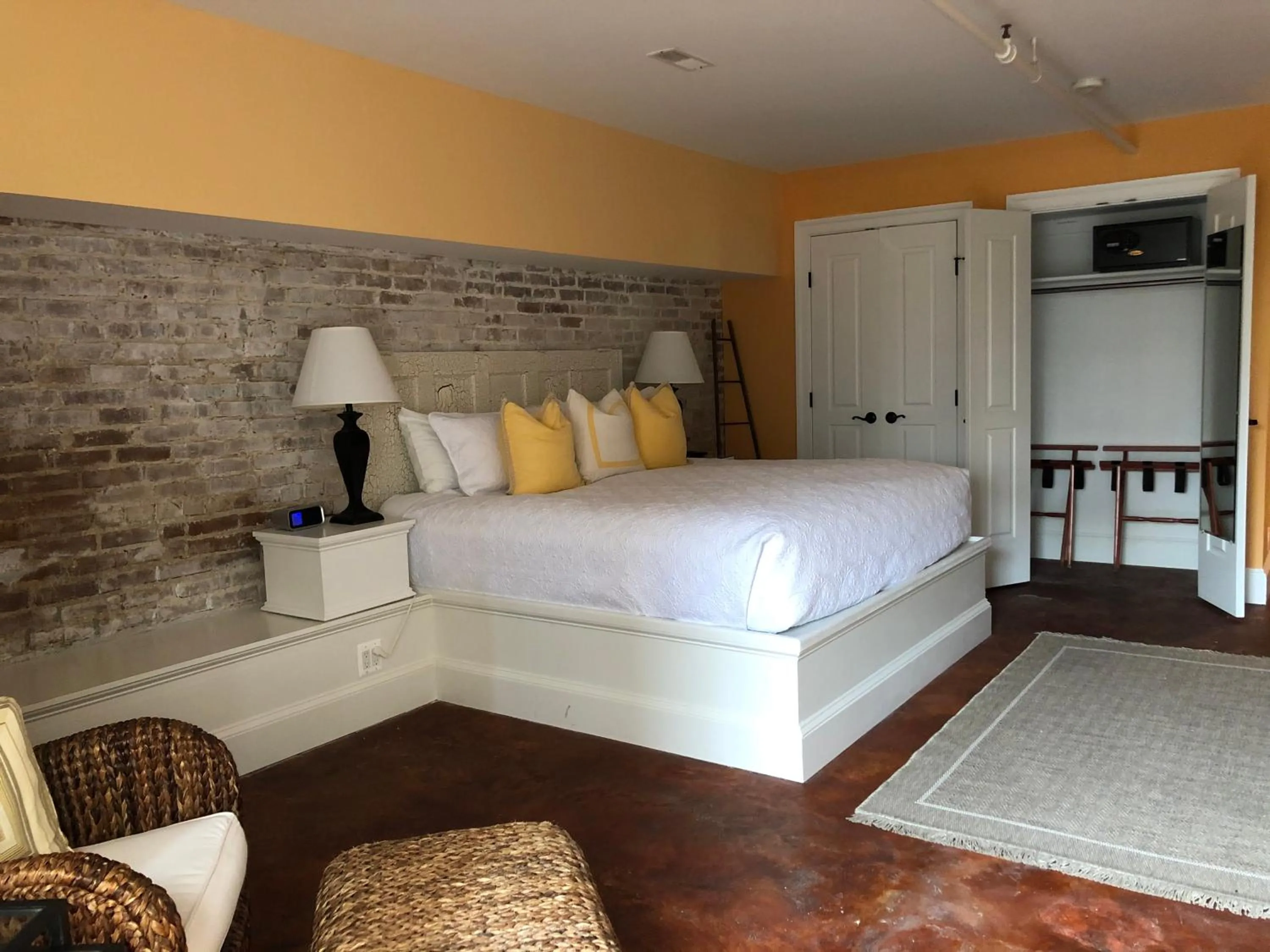 Bed in Suites at 249