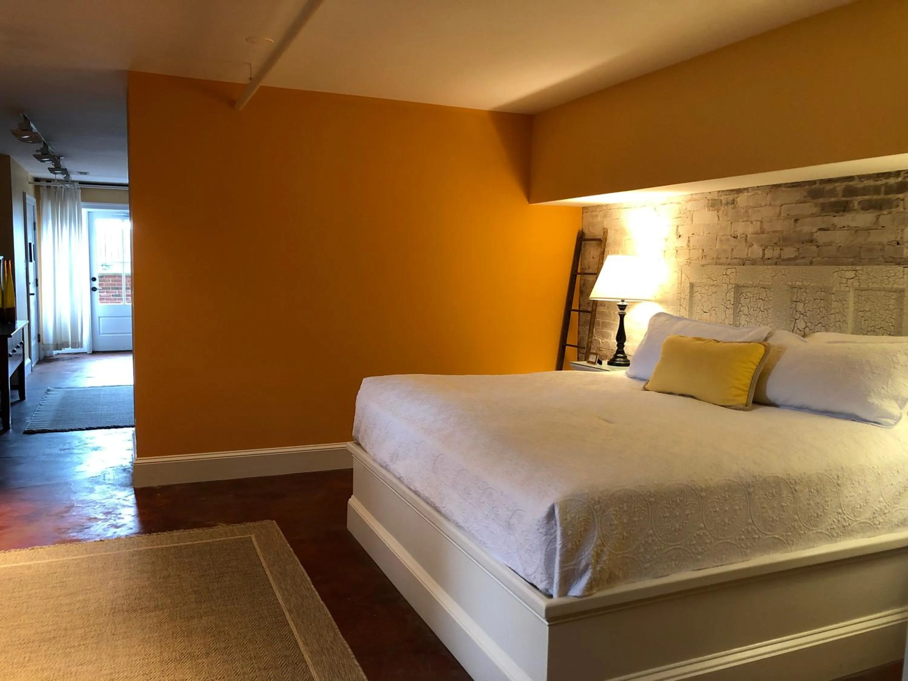 Bed in Suites at 249