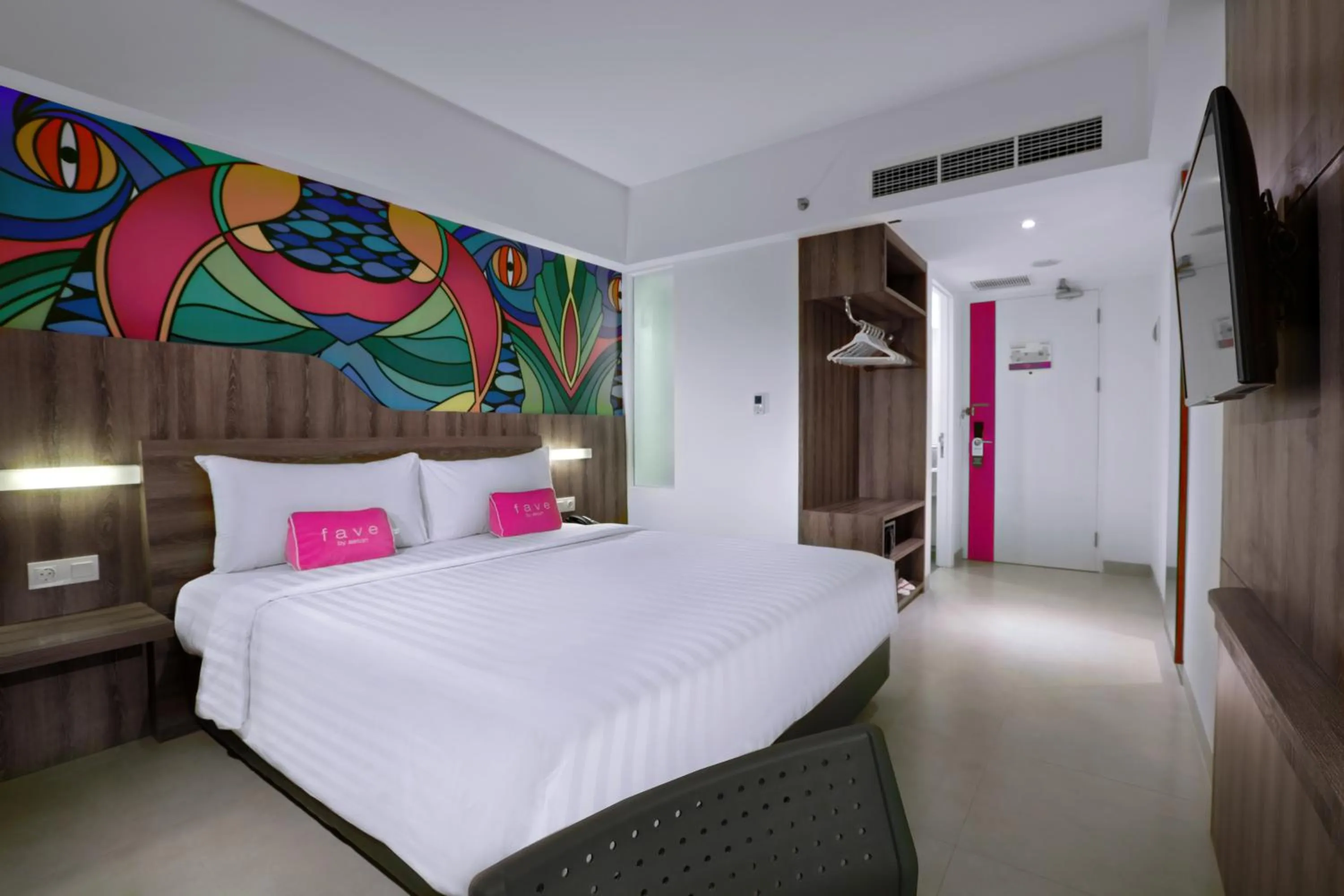 Bedroom, Bed in favehotel Kuta Kartika Plaza