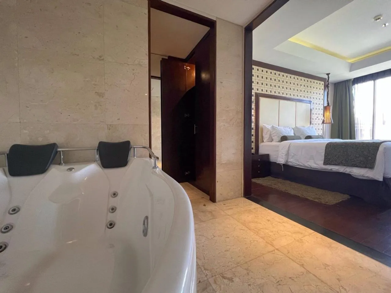 Bathroom, Bed in Golden Tulip Jineng Resort Bali