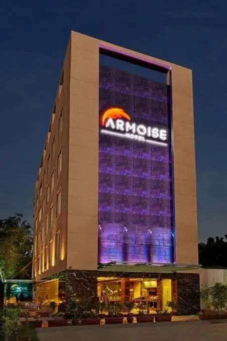 Property building in Super Inn Armoise Hotel - Navrangpura, Ahmedabad