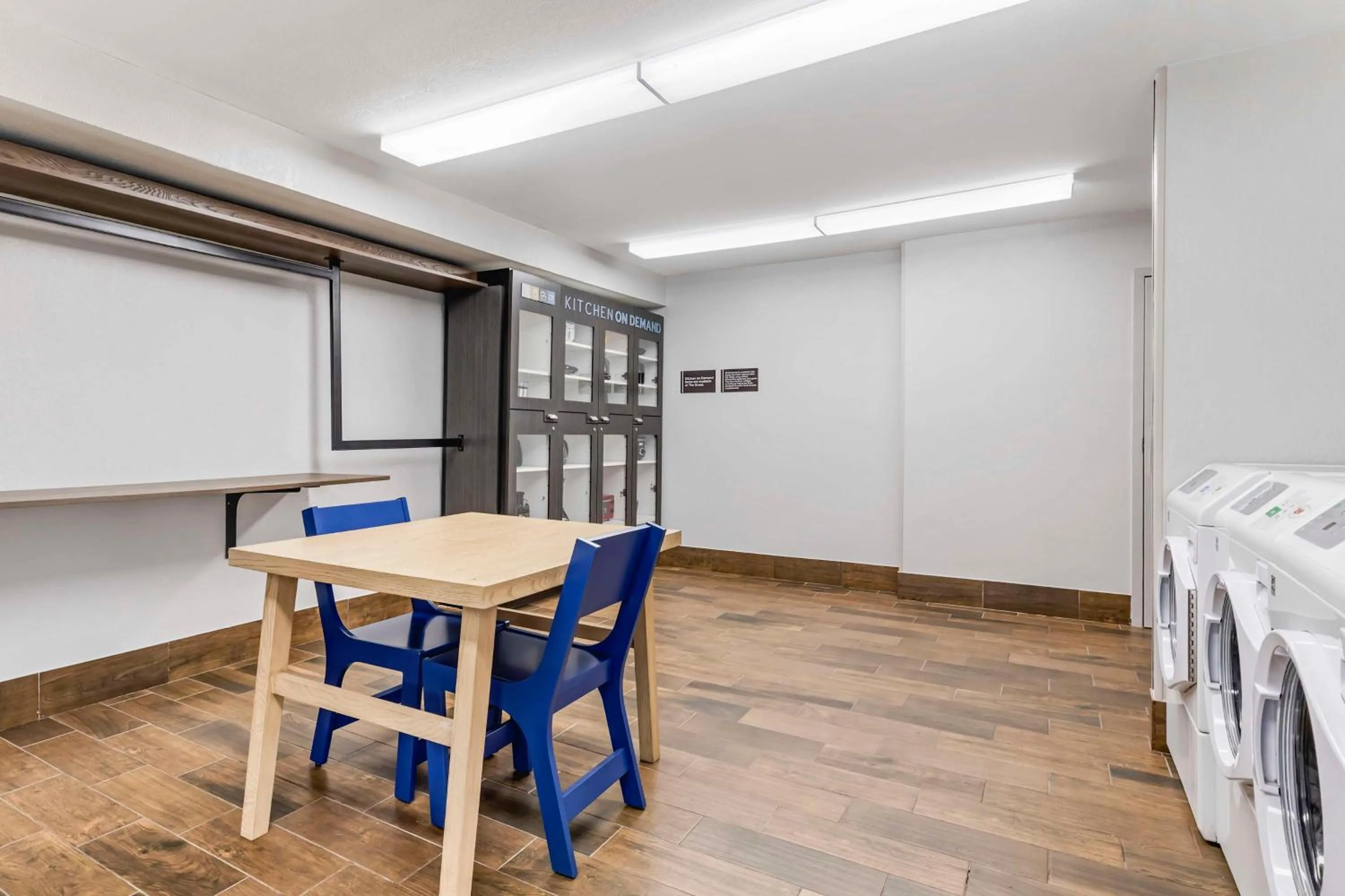 Property building in Sonesta Simply Suites Baltimore BWI Airport