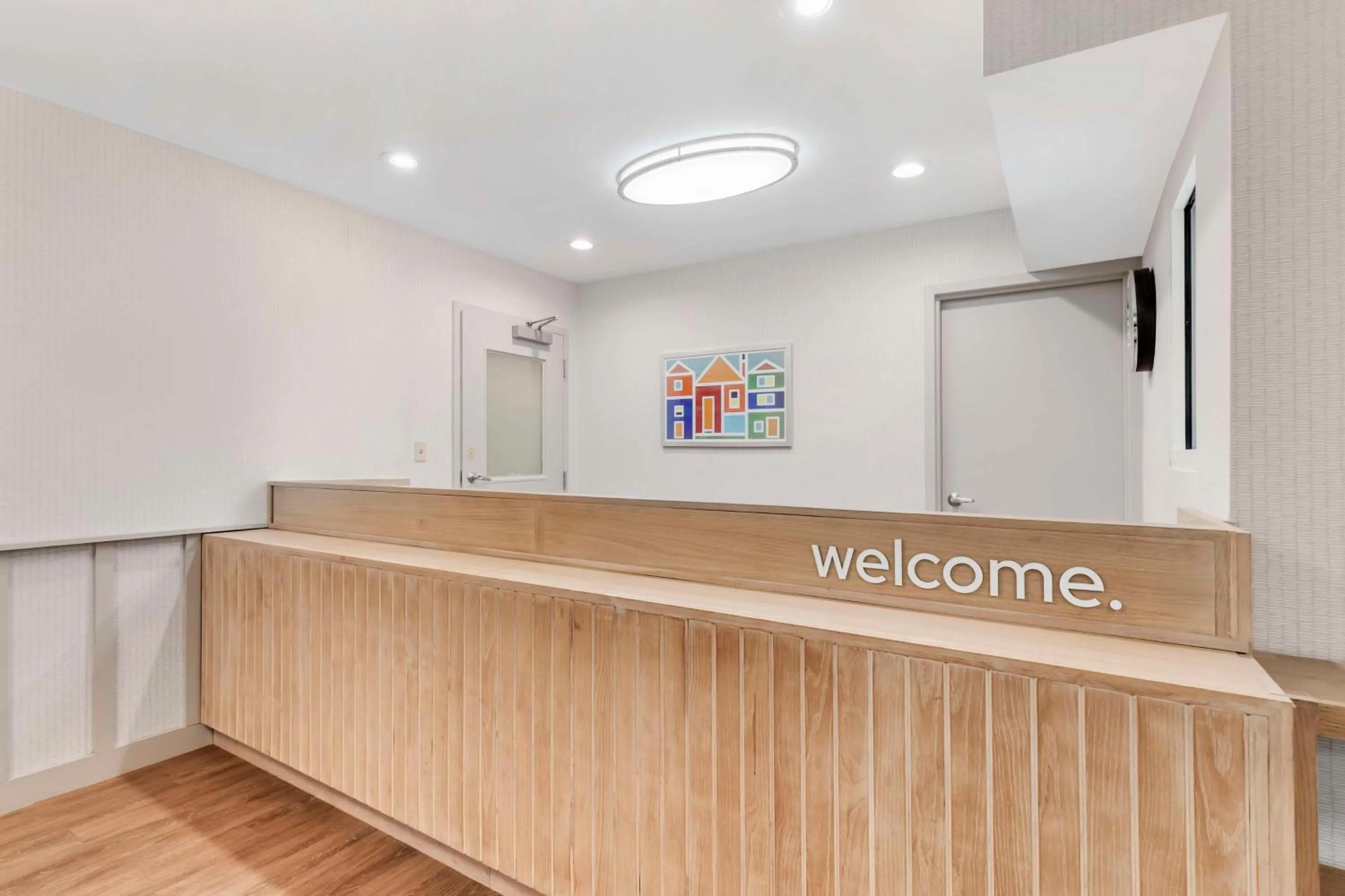 Lobby or reception in Sonesta Simply Suites Baltimore BWI Airport