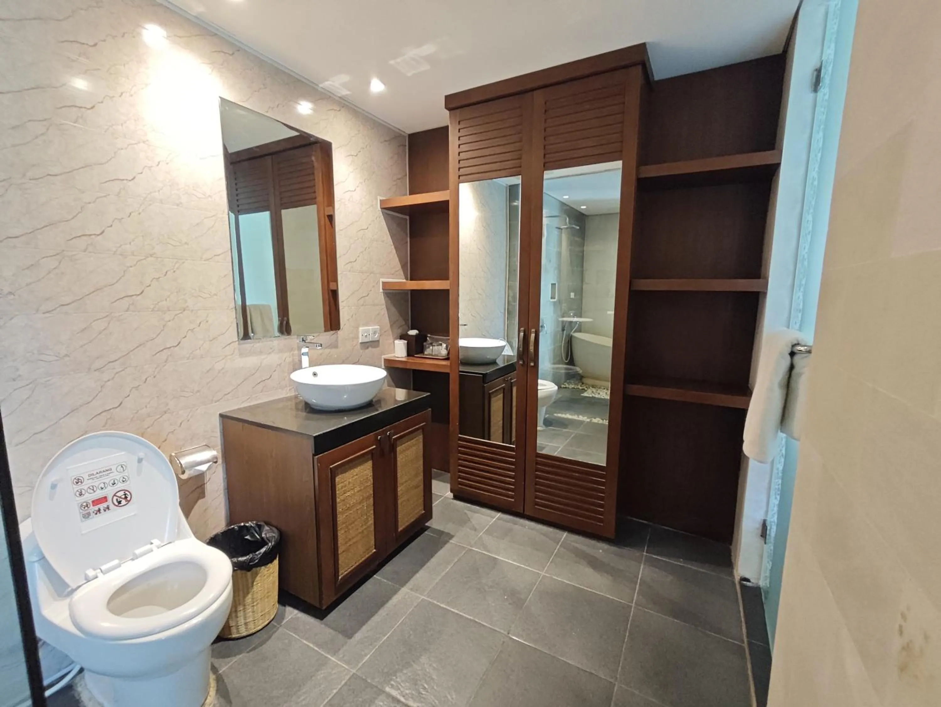 Bathroom in Gaing Mas Jimbaran Villas by Gaing Mas Group
