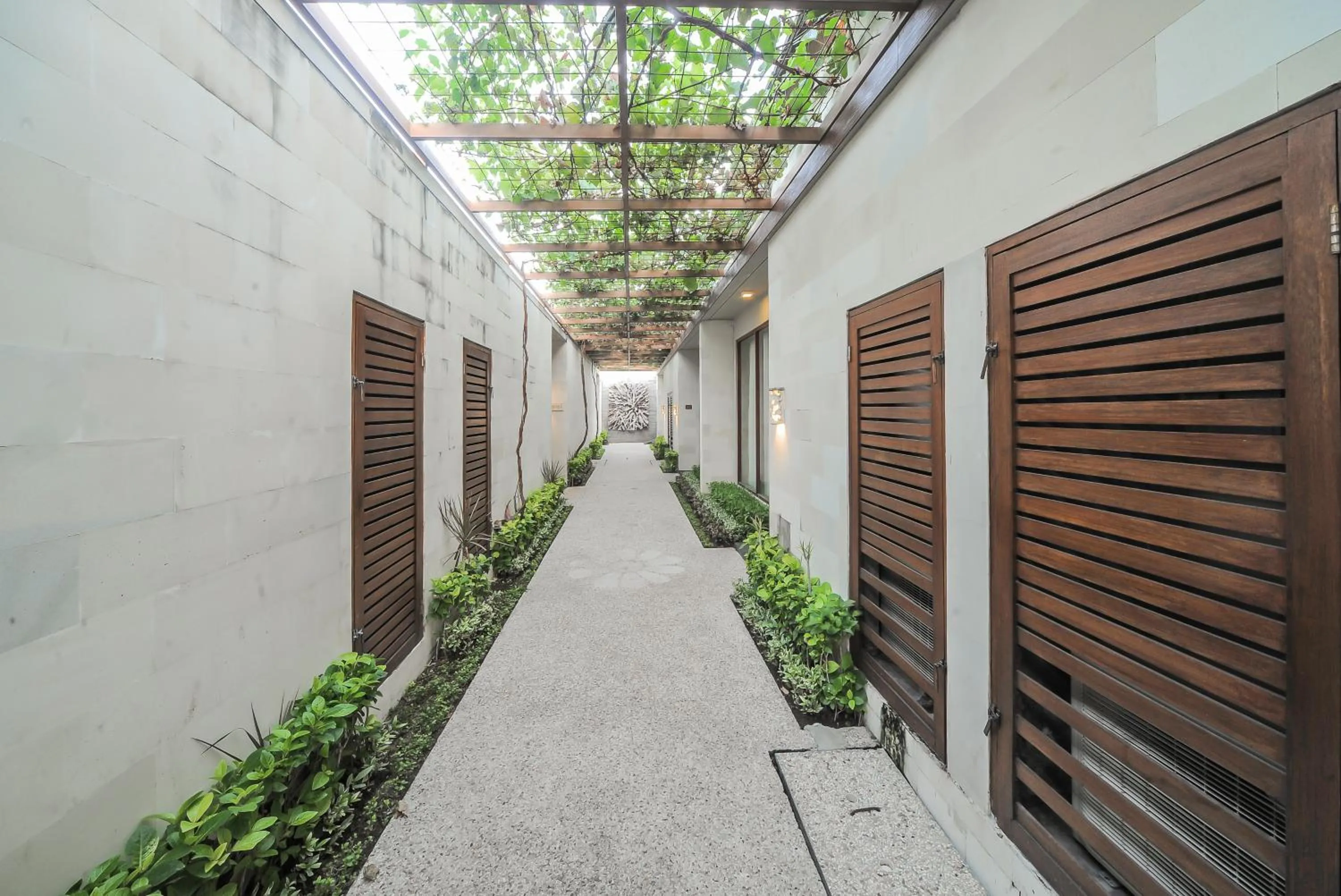 Facade/entrance in Gaing Mas Jimbaran Villas by Gaing Mas Group