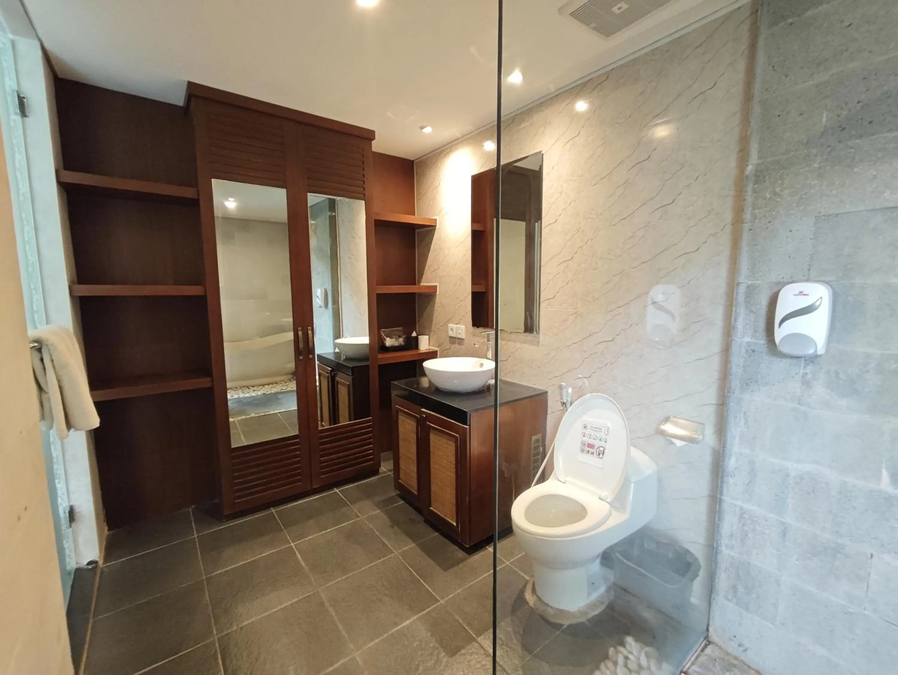 Bathroom in Gaing Mas Jimbaran Villas by Gaing Mas Group