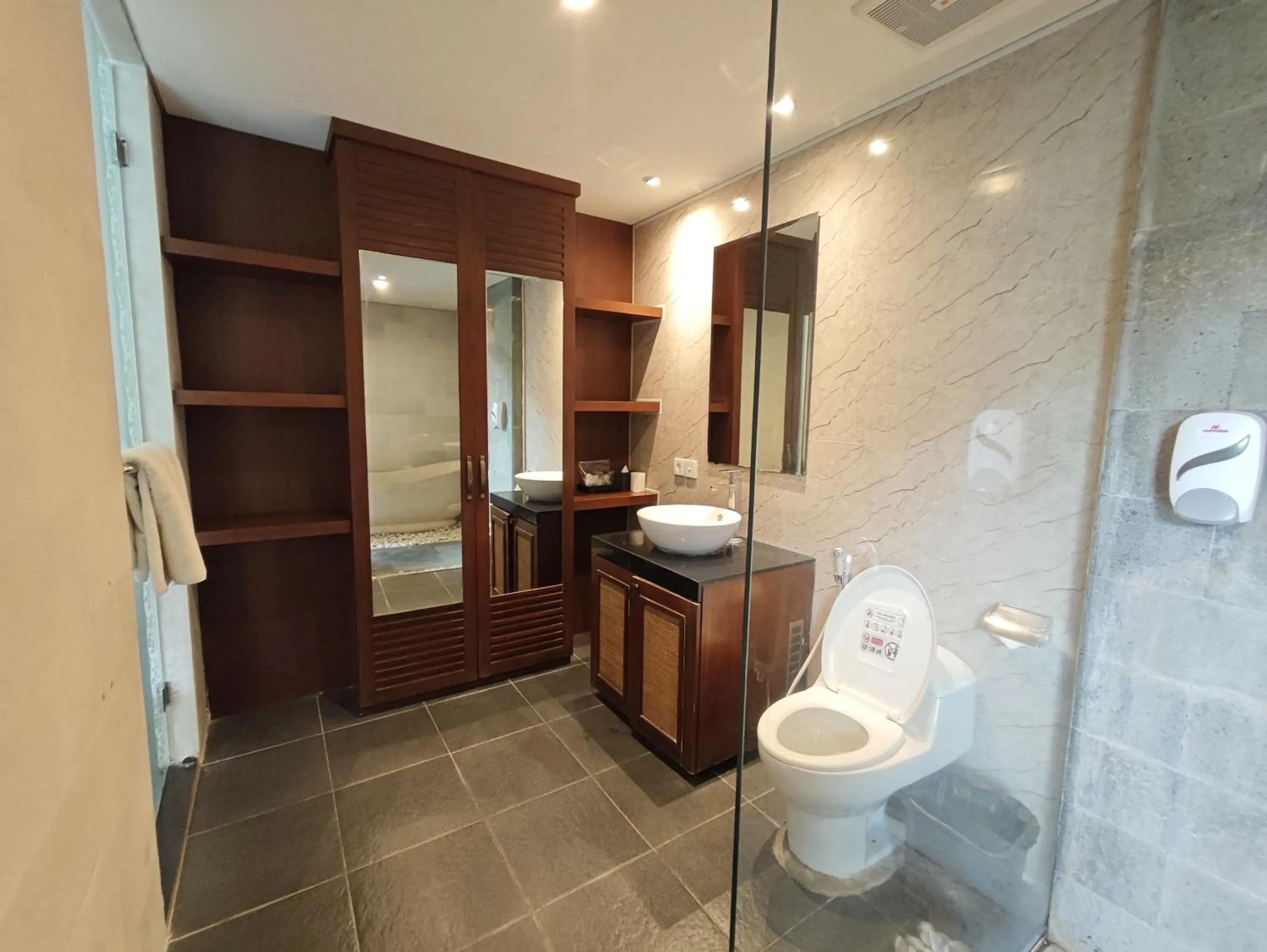 Bathroom in Gaing Mas Jimbaran Villas by Gaing Mas Group